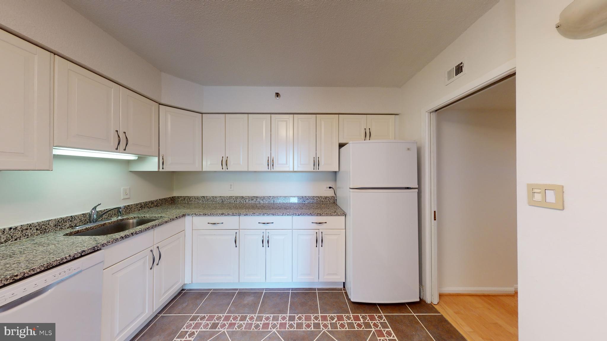 SKYLINE HOUSE - Residential Lease