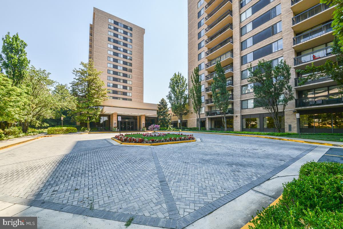 SKYLINE HOUSE - Residential Lease