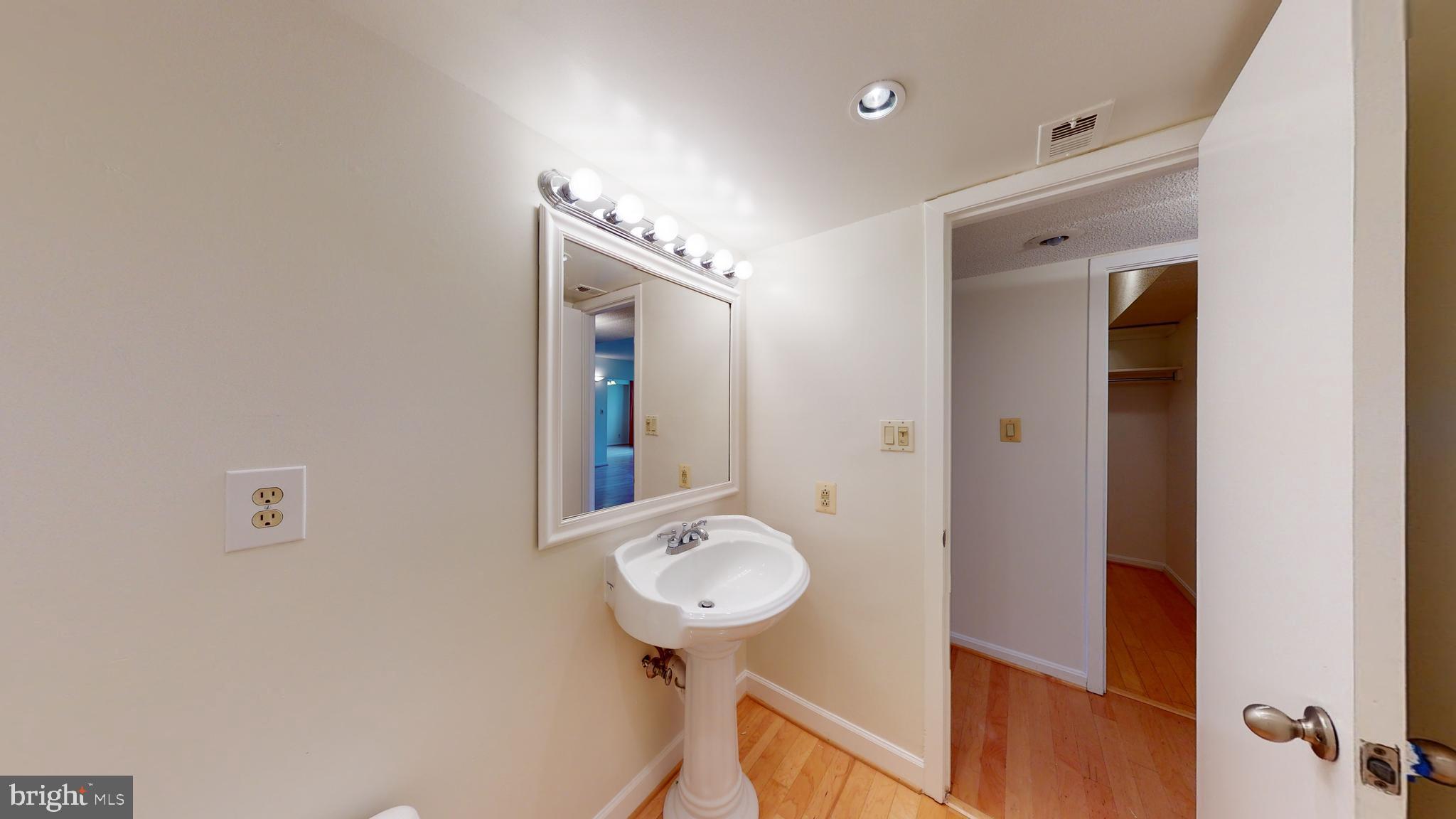 SKYLINE HOUSE - Residential Lease