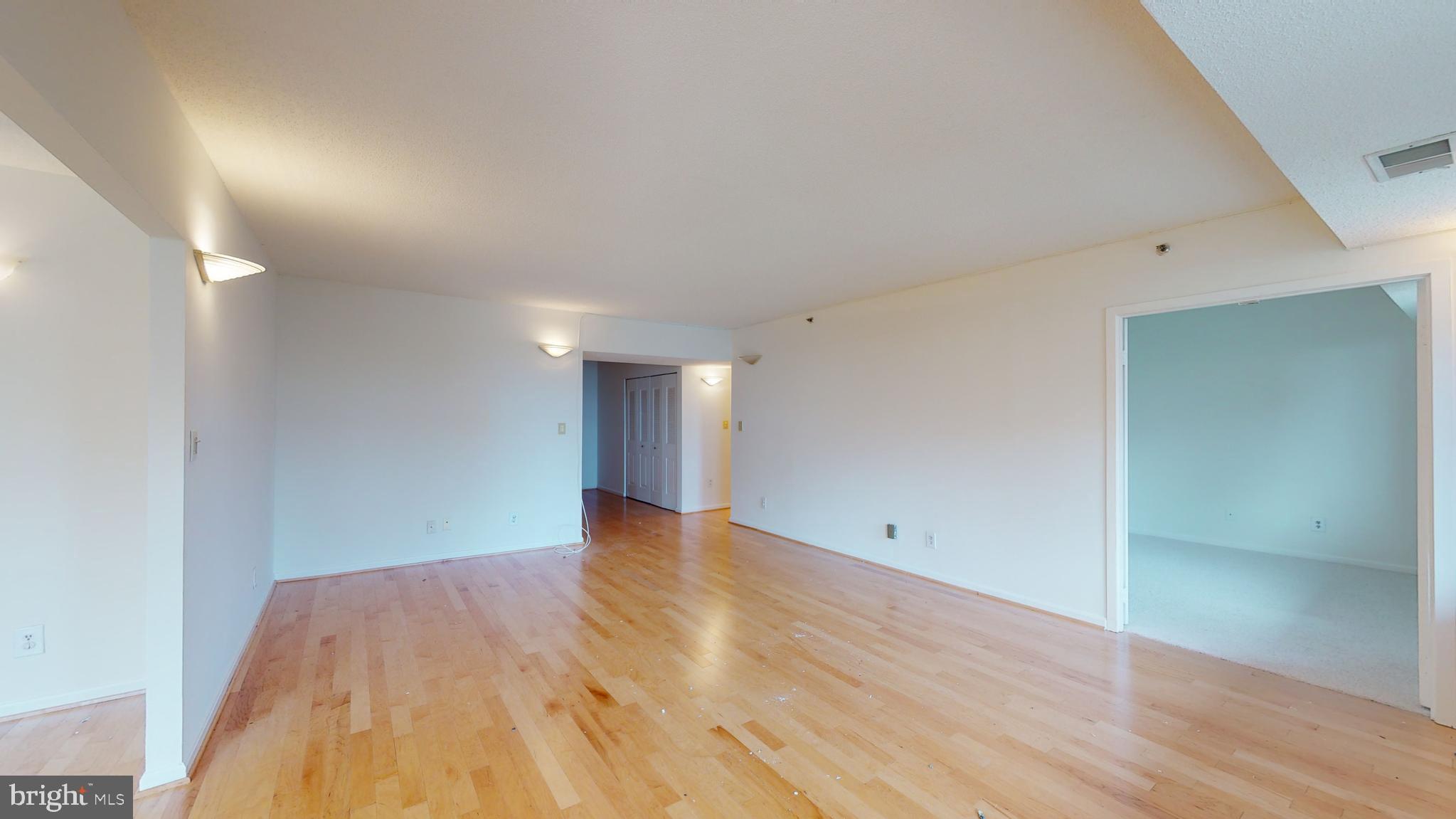 SKYLINE HOUSE - Residential Lease