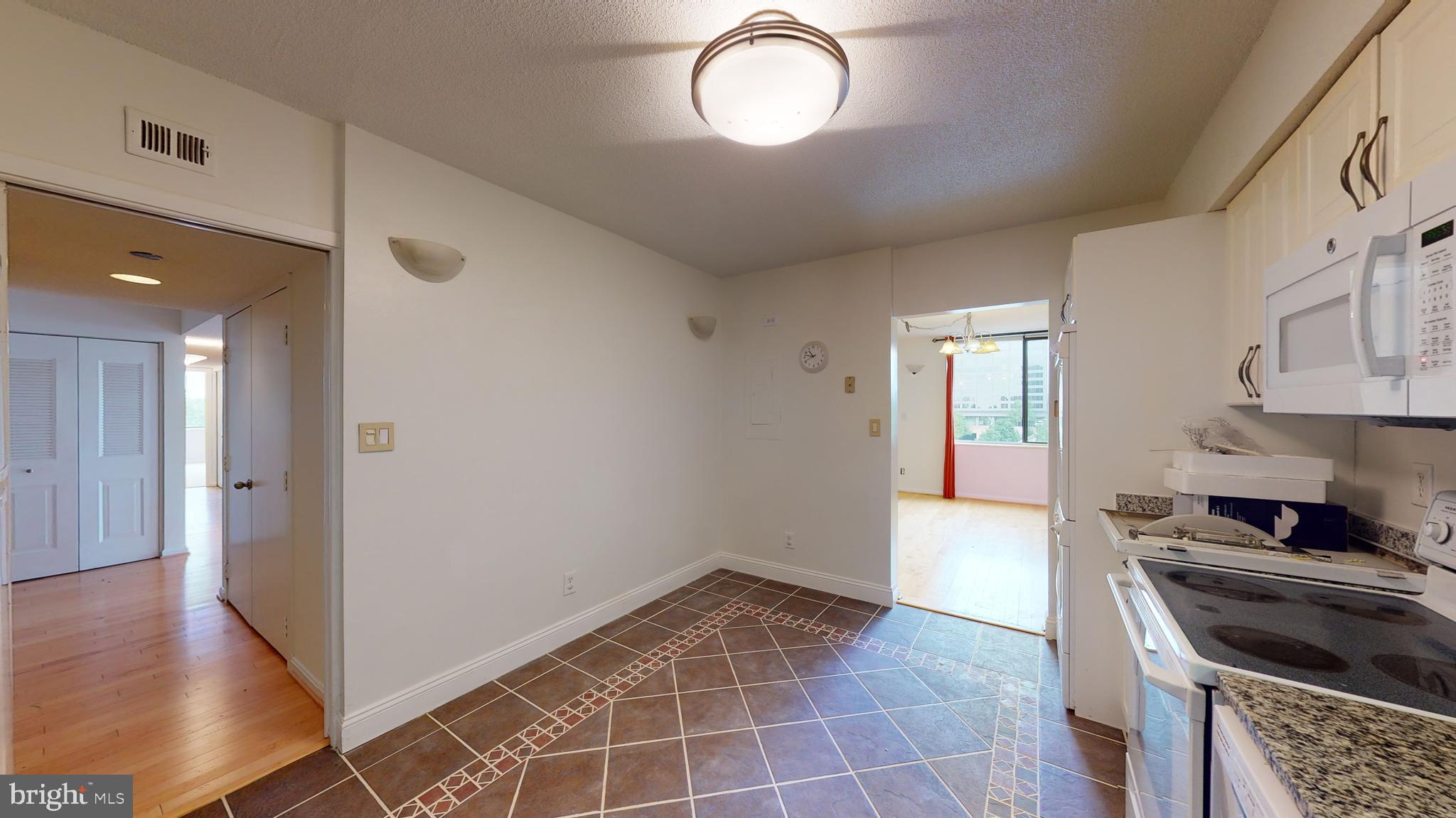 SKYLINE HOUSE - Residential Lease