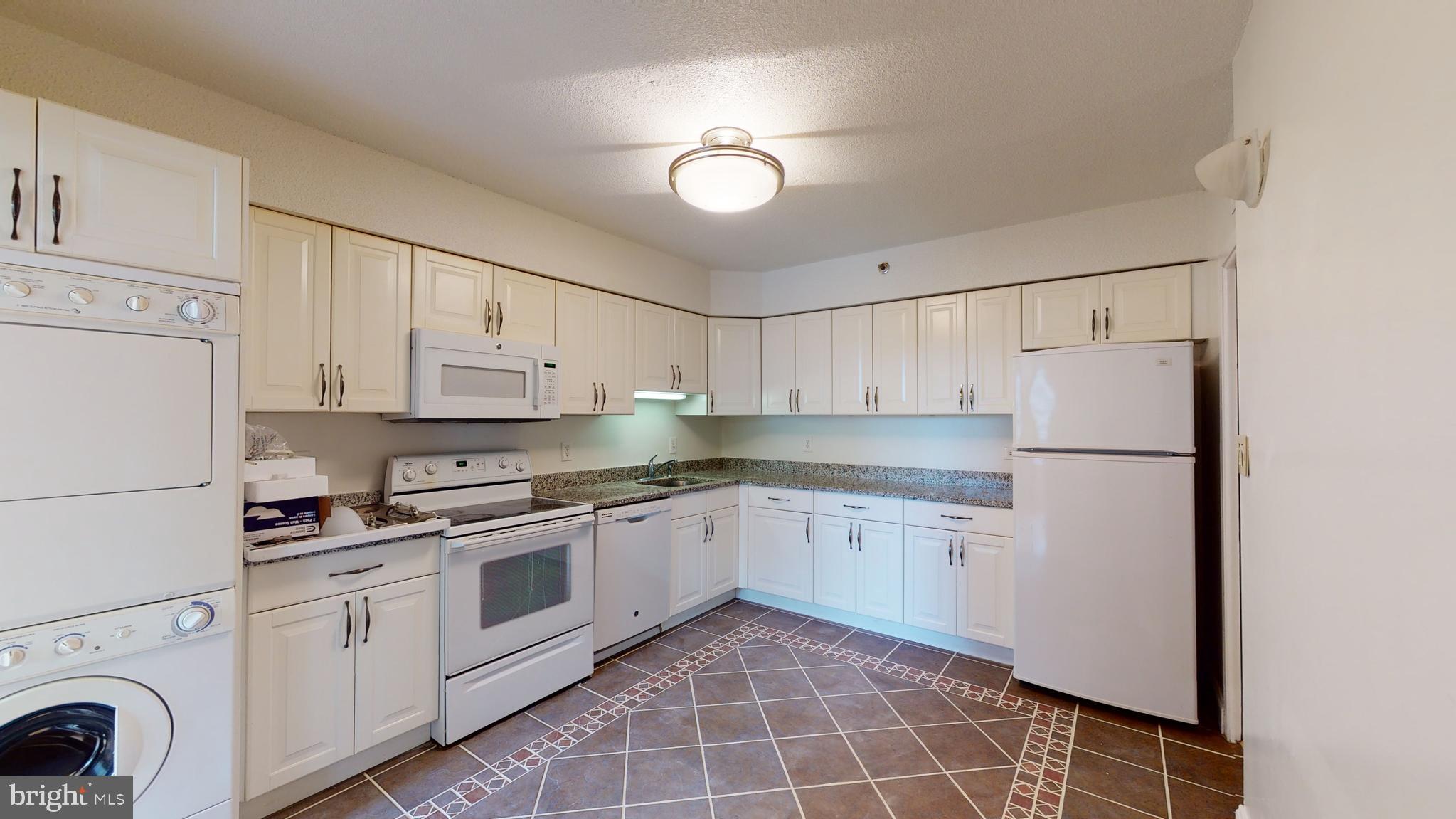 SKYLINE HOUSE - Residential Lease