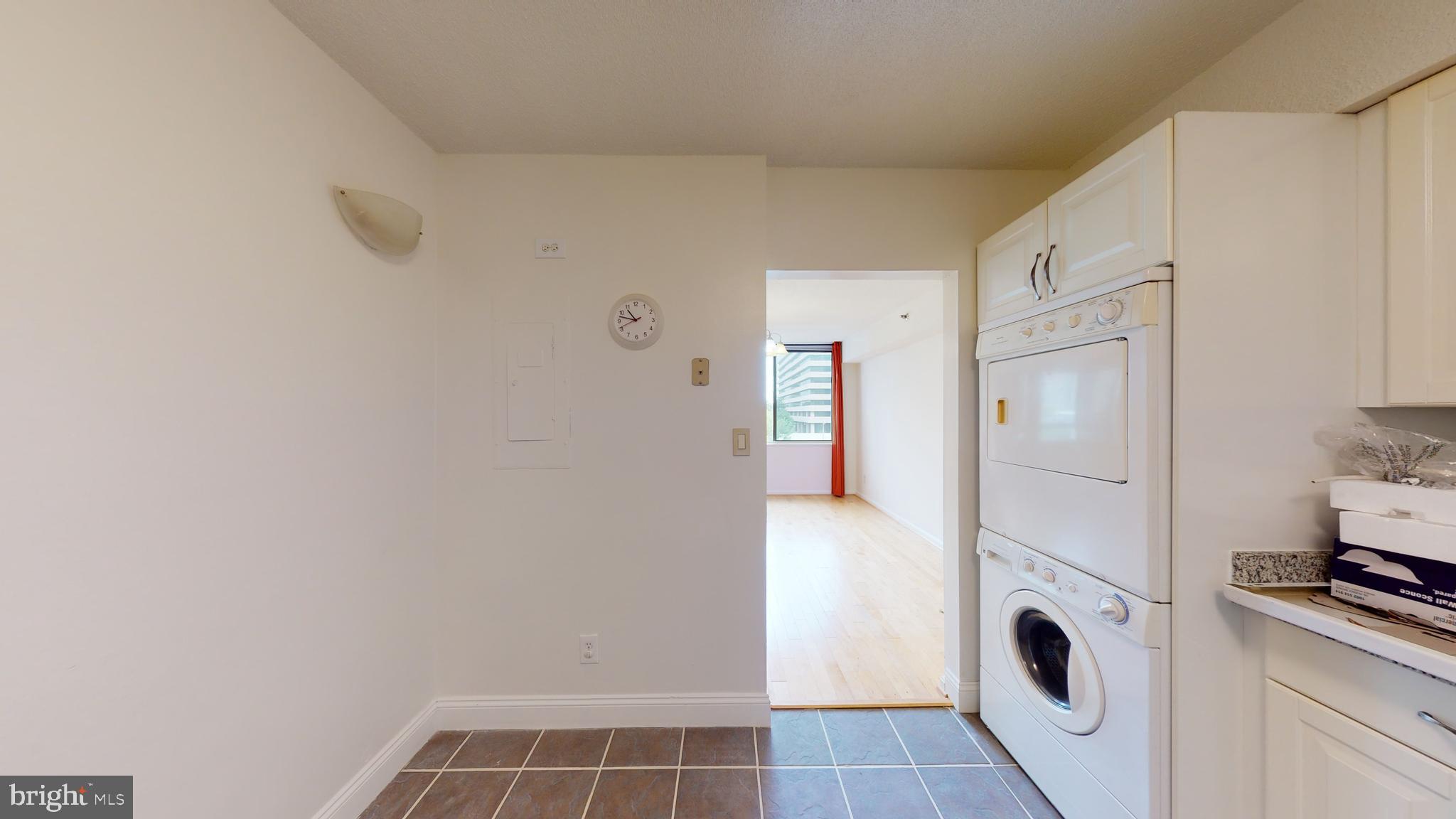 SKYLINE HOUSE - Residential Lease