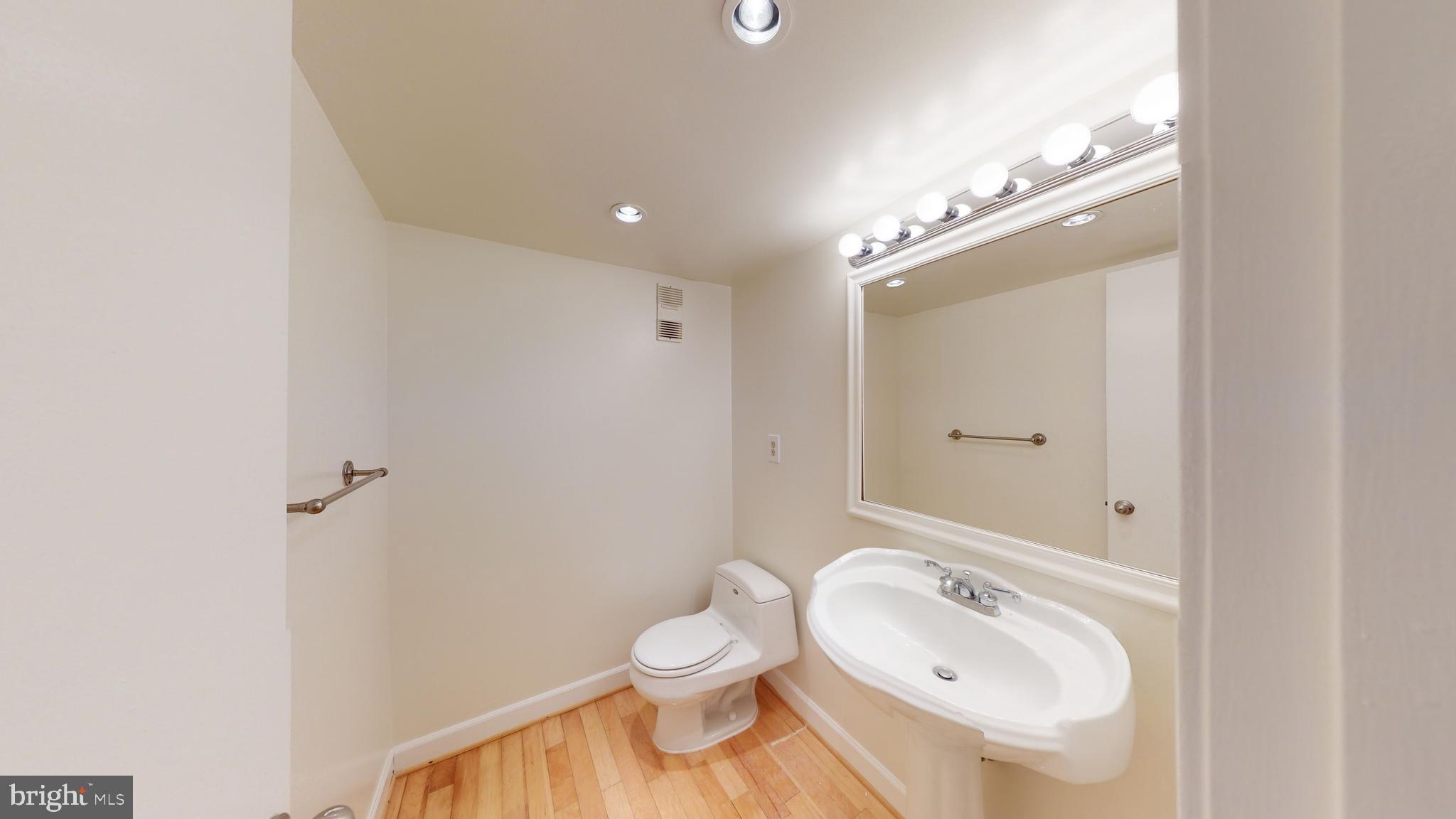 SKYLINE HOUSE - Residential Lease