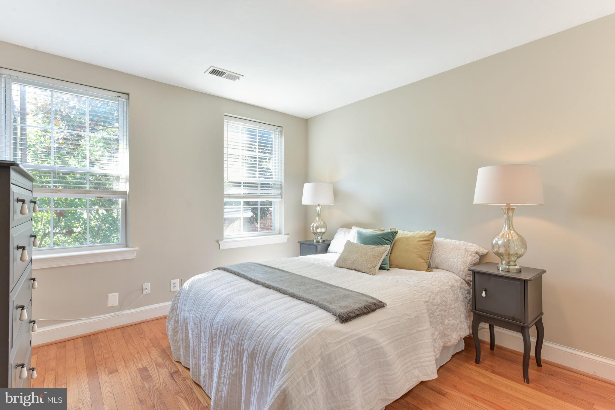 ROSEMONT STATION - Residential