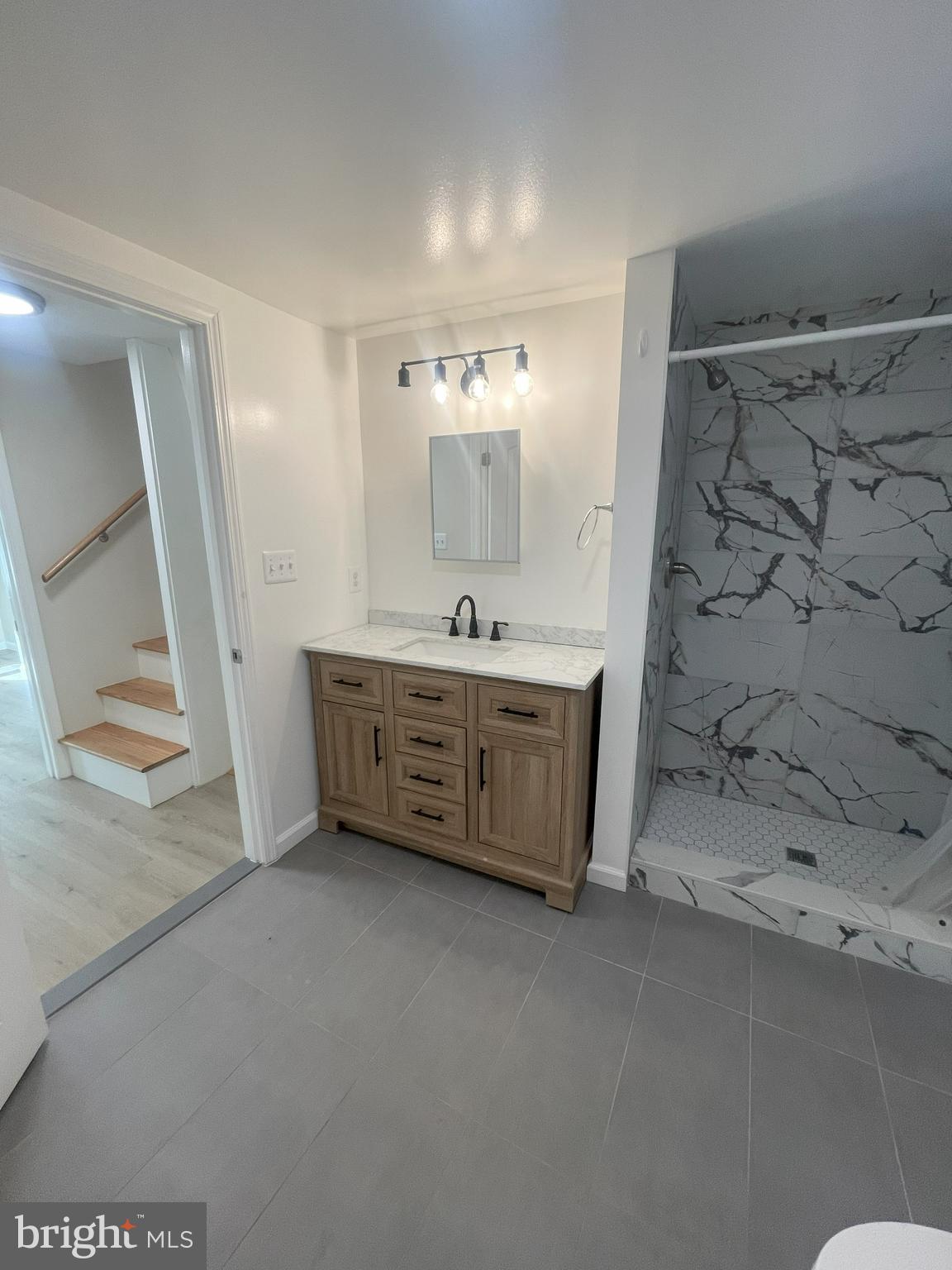 HOLLINS MARKET - Residential Lease