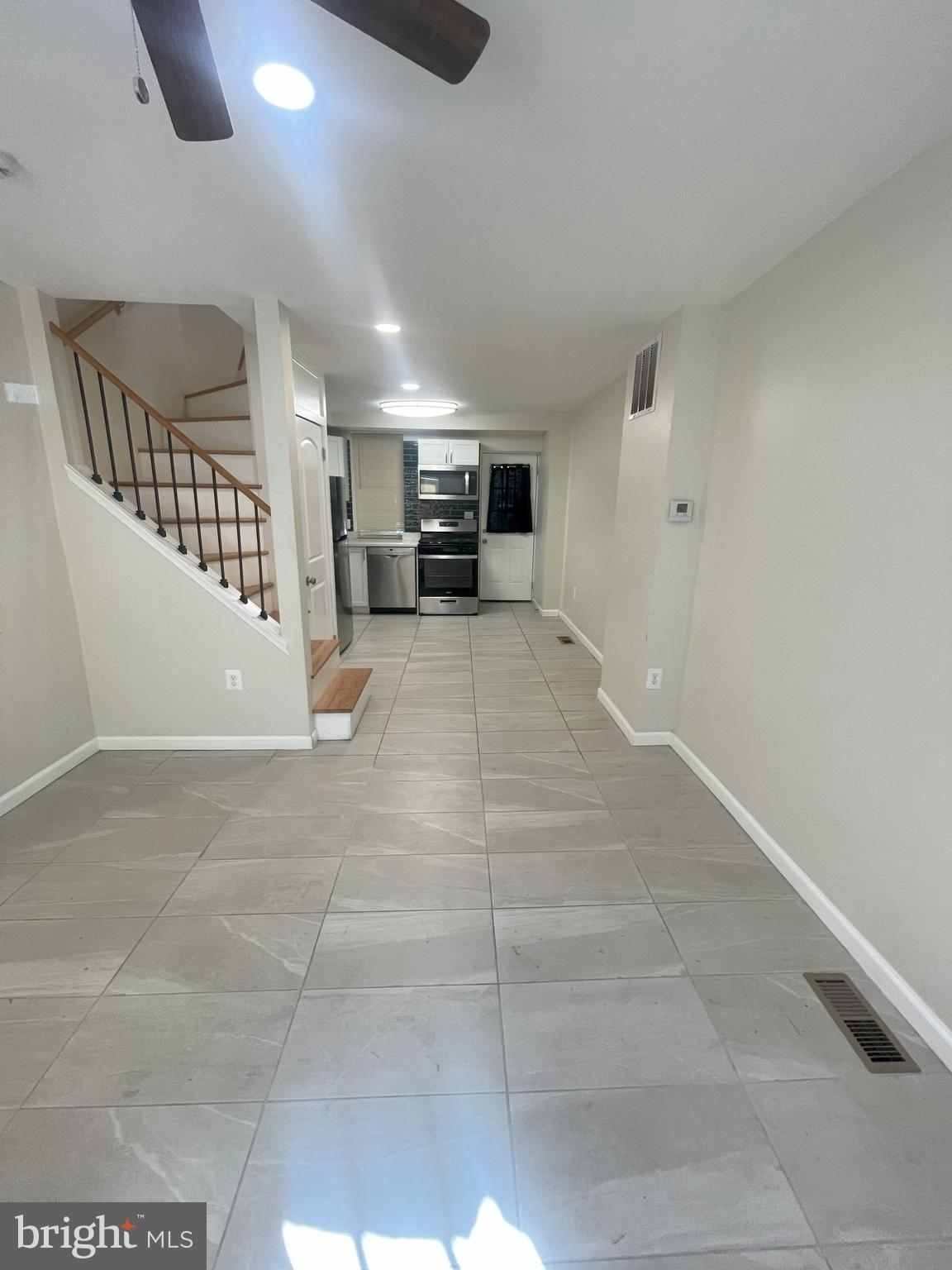 HOLLINS MARKET - Residential Lease