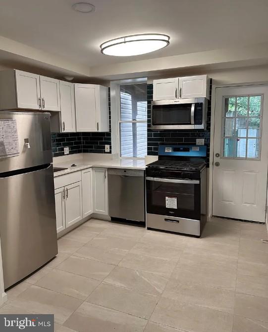 HOLLINS MARKET - Residential Lease