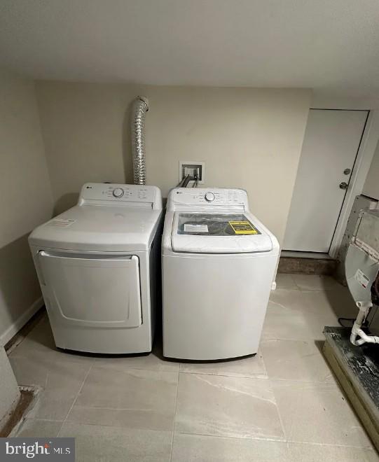 HOLLINS MARKET - Residential Lease