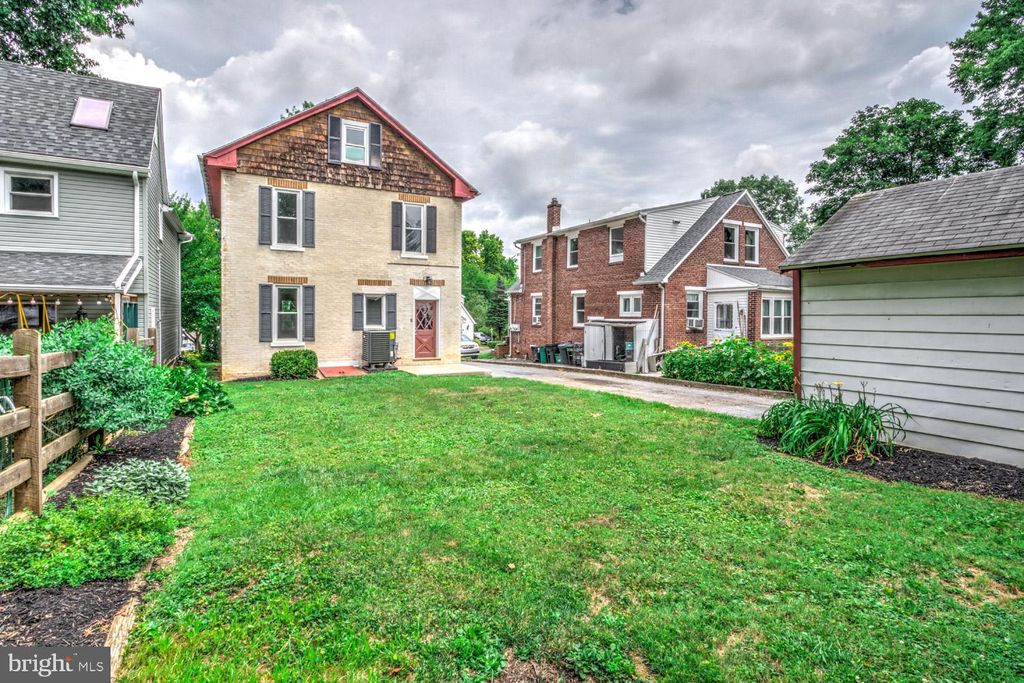 Photo of 14 Roselle Avenue, Lancaster, PA 17603 (MLS # PALA2054368)