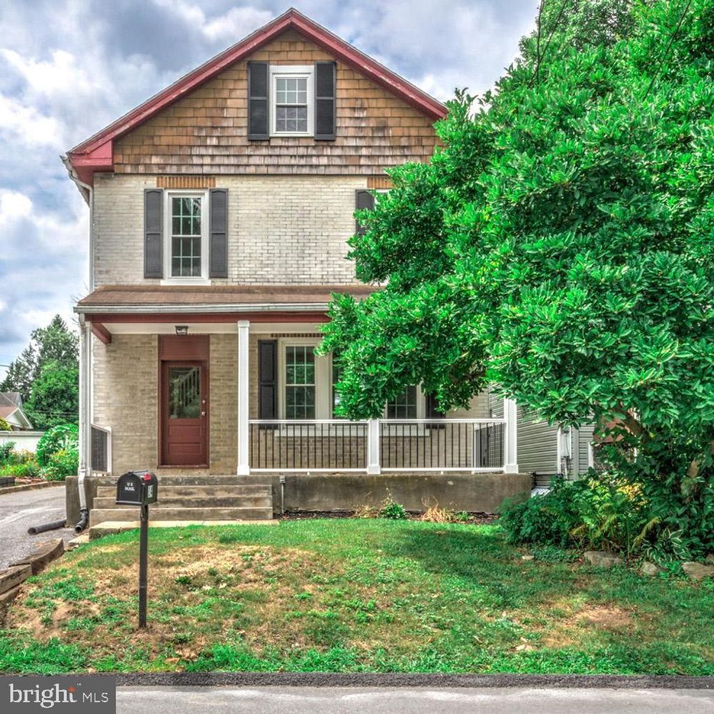 Photo of 14 Roselle Avenue, Lancaster, PA 17603 (MLS # PALA2054368)