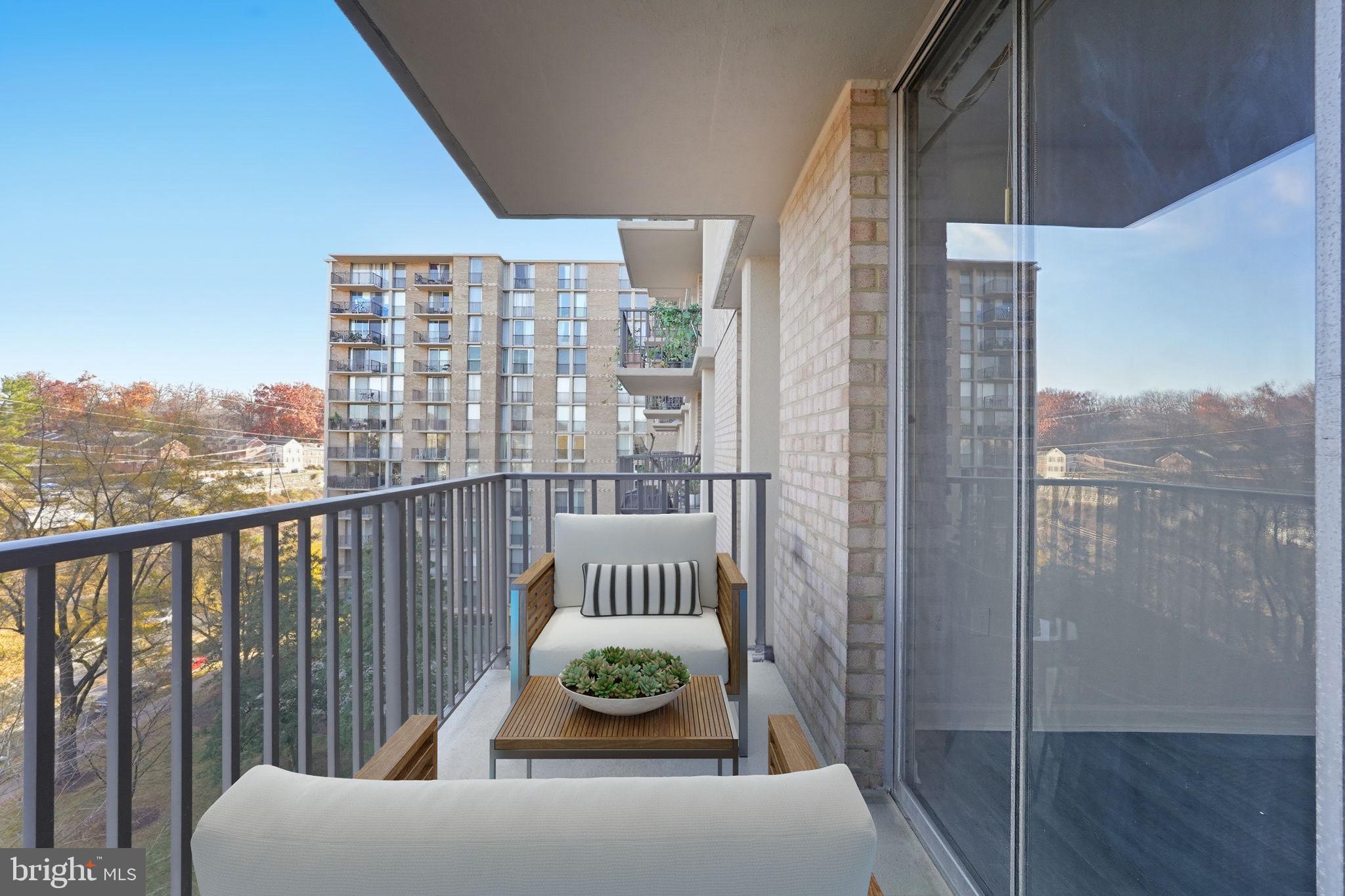 THE CARLTON - Residential