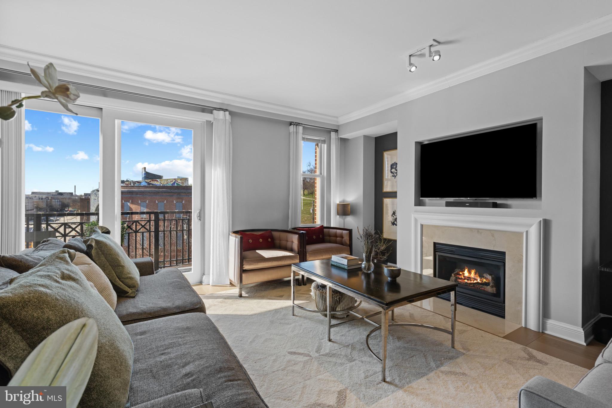THE RITZ-CARLTON RESIDENCES - Residential