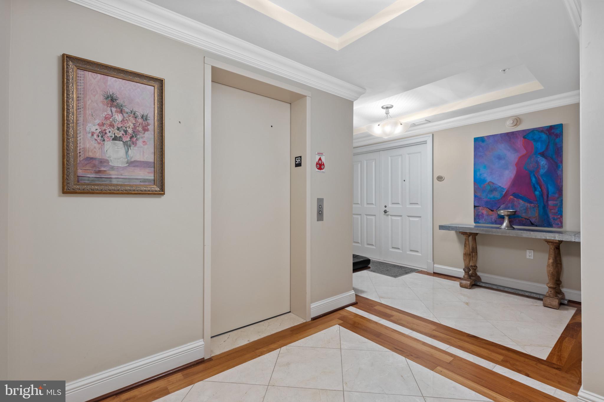 THE RITZ-CARLTON RESIDENCES - Residential