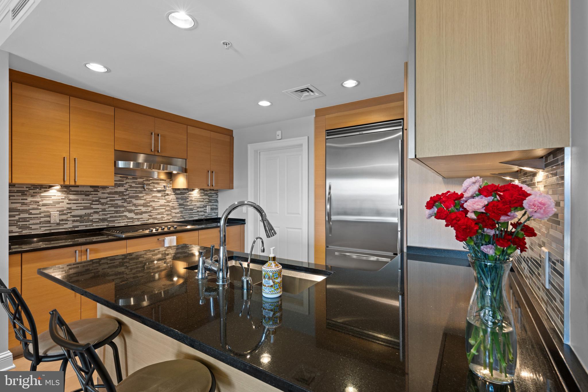 THE RITZ-CARLTON RESIDENCES - Residential