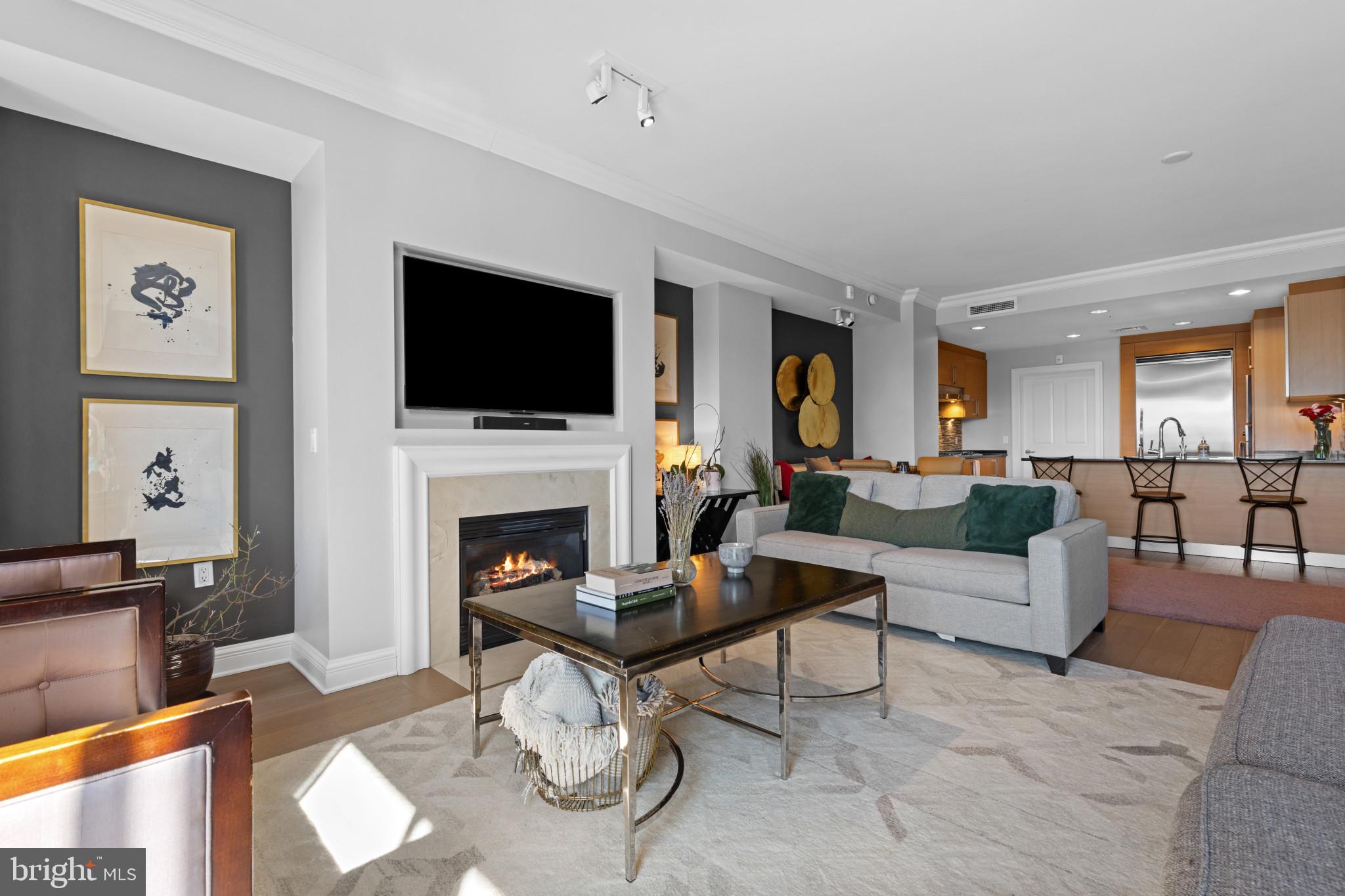 THE RITZ-CARLTON RESIDENCES - Residential