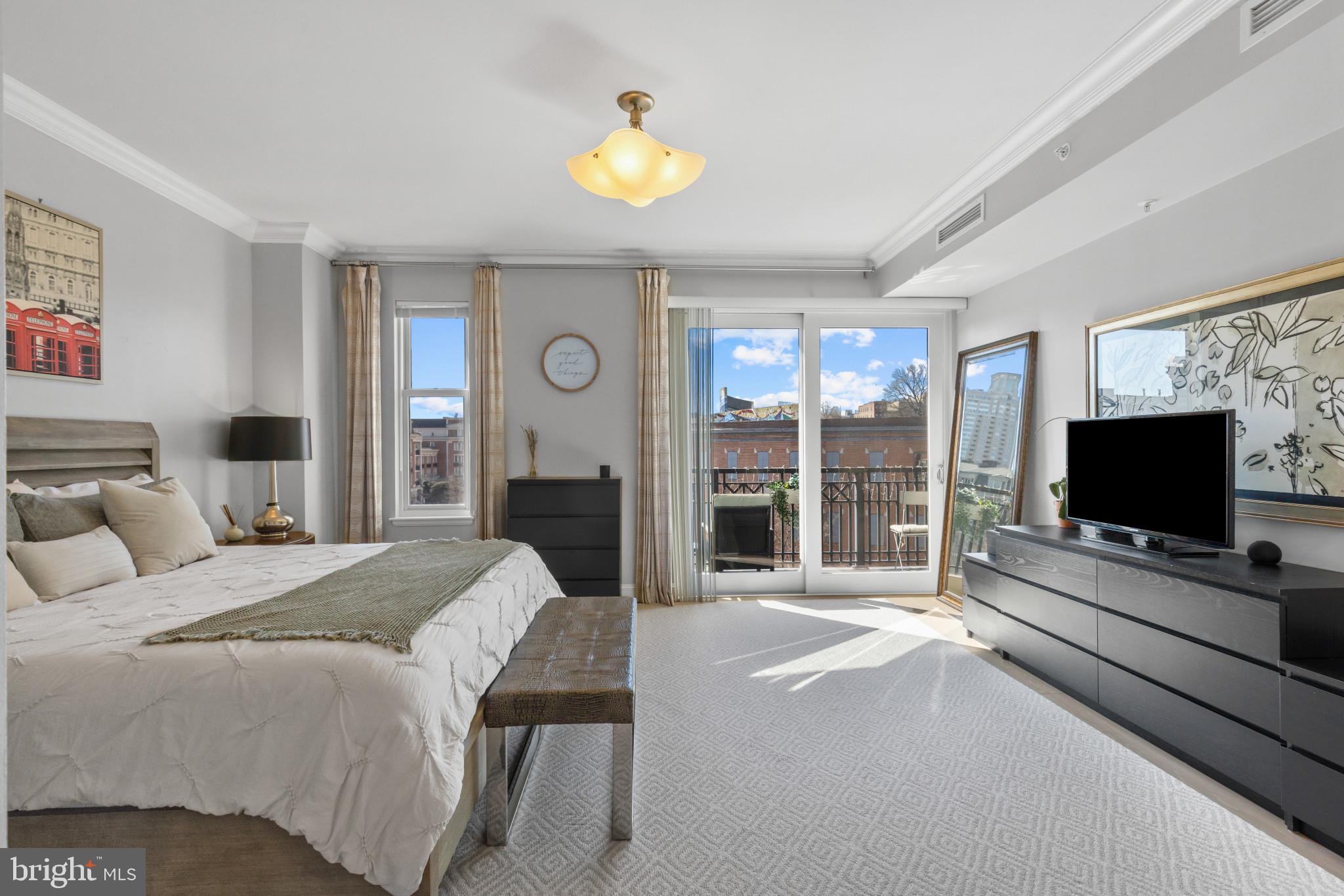 THE RITZ-CARLTON RESIDENCES - Residential