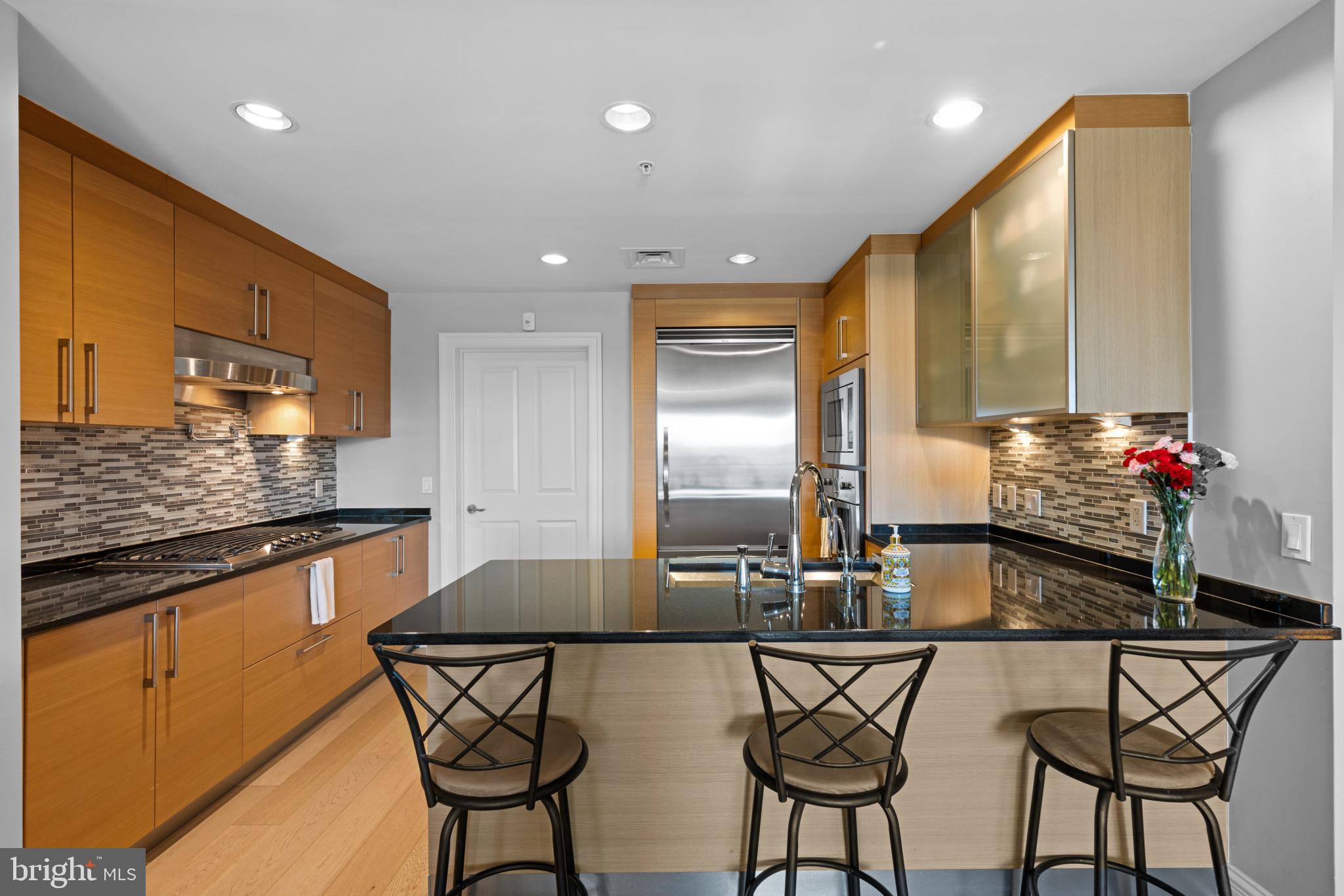 THE RITZ-CARLTON RESIDENCES - Residential