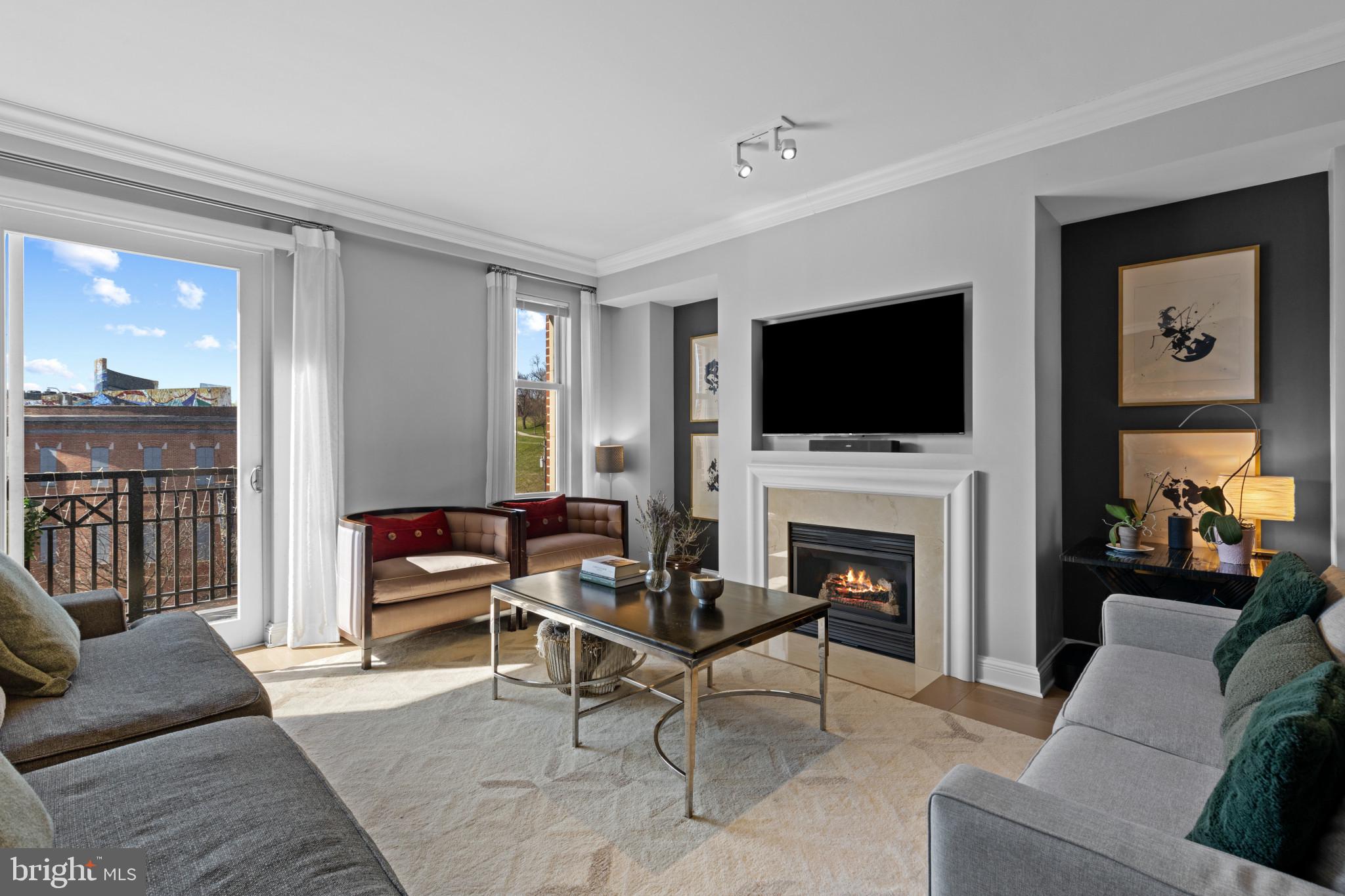 THE RITZ-CARLTON RESIDENCES - Residential