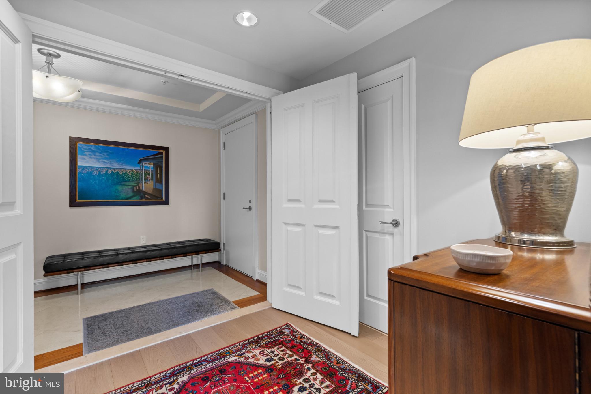 THE RITZ-CARLTON RESIDENCES - Residential