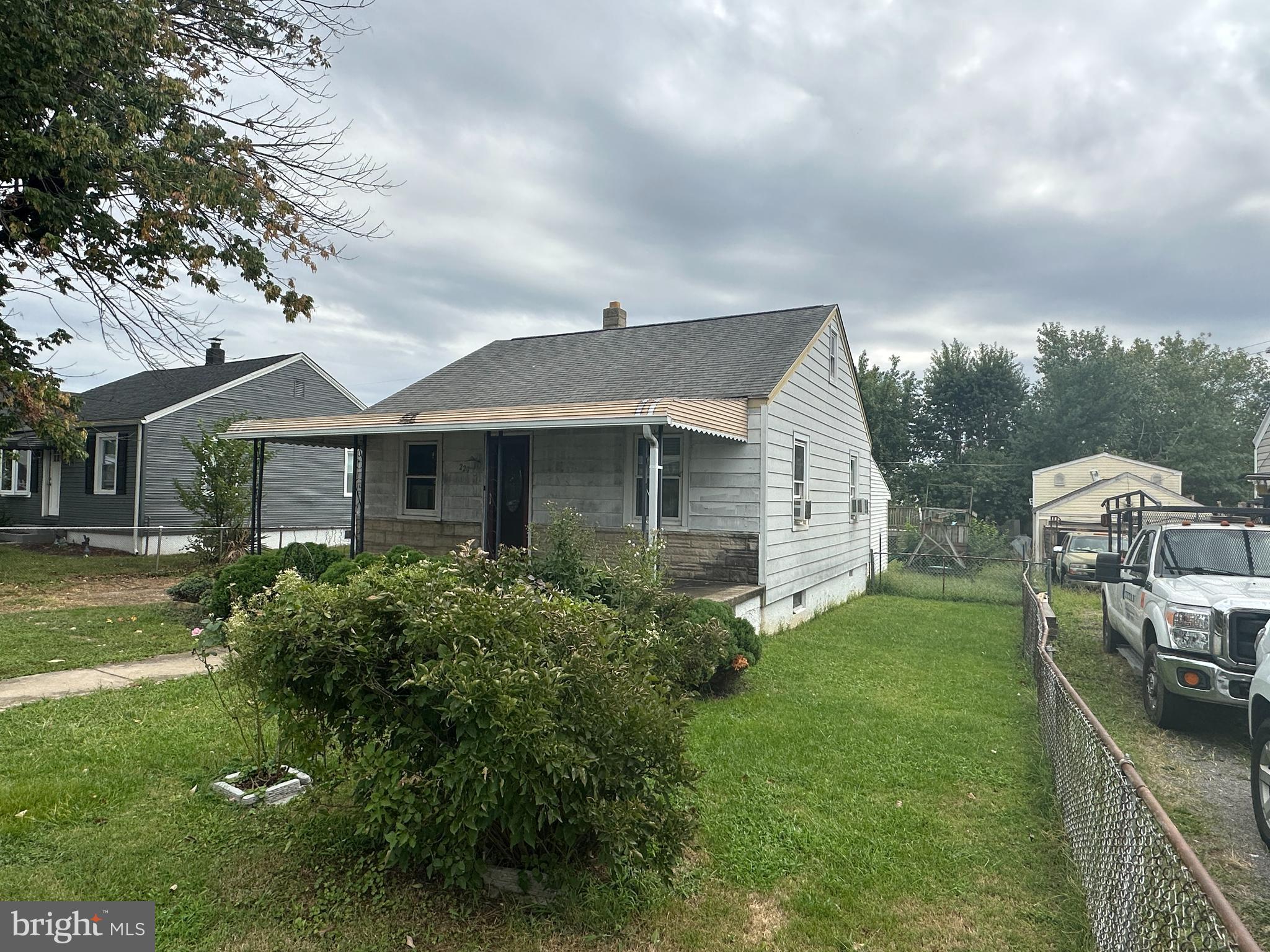 GRAY MANOR - Residential