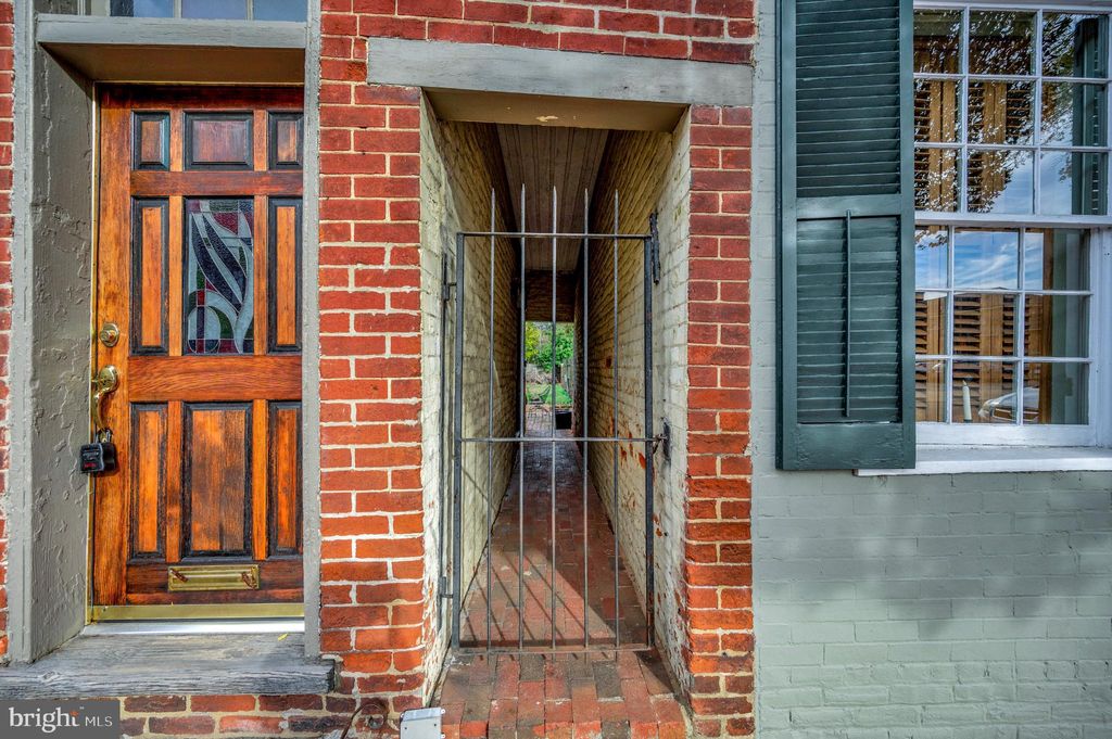 Photo of 511 Caroline Street, FREDERICKSBURG, VA 22401 (MLS # VAFB2009266)