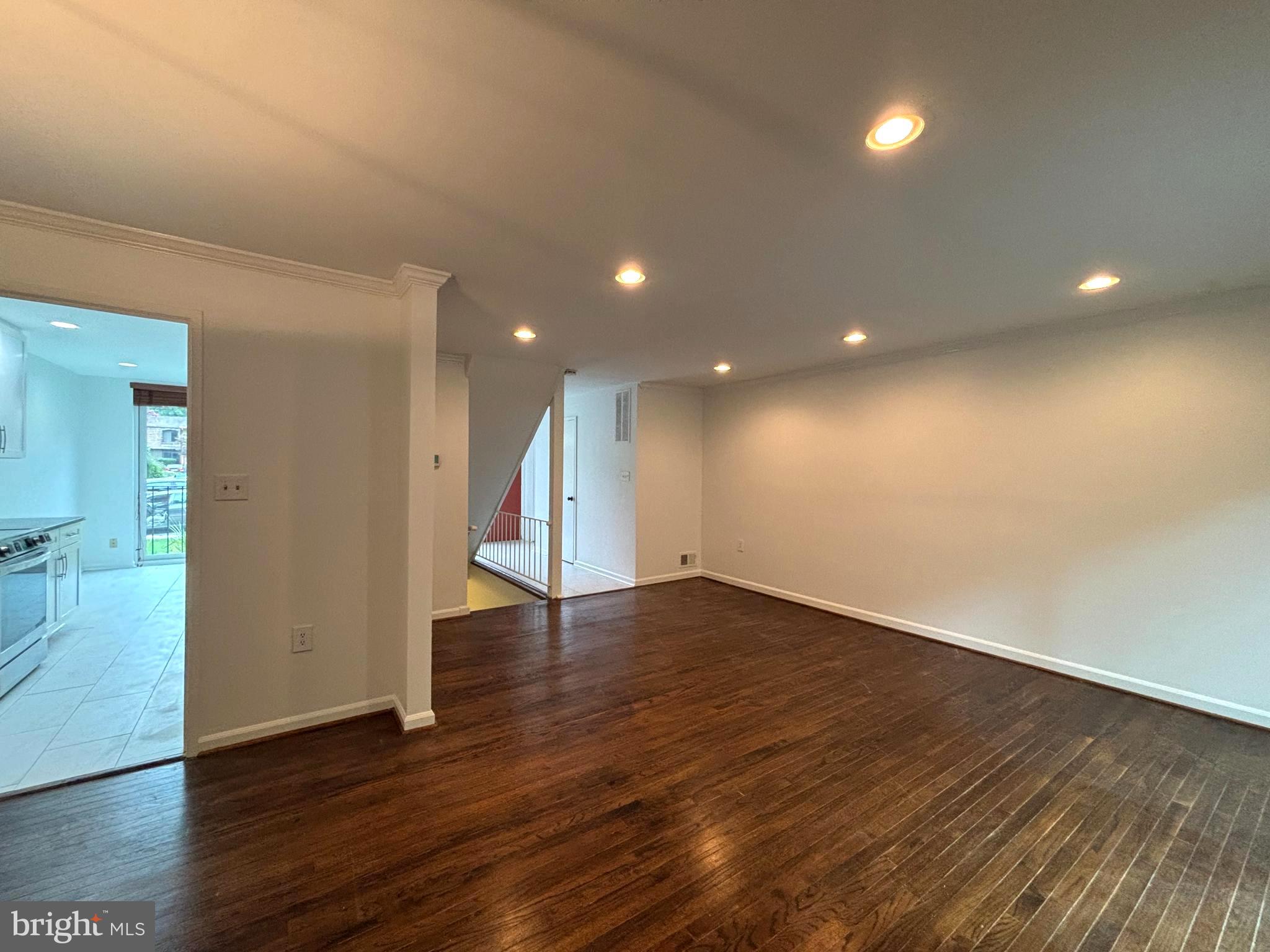 INVERNESS FOREST - Residential Lease