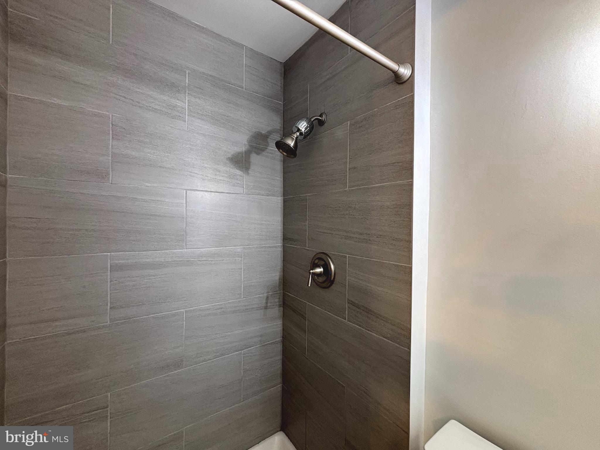 INVERNESS FOREST - Residential Lease