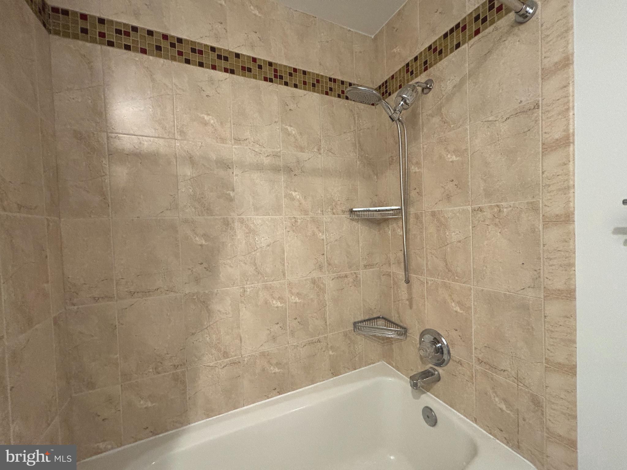 INVERNESS FOREST - Residential Lease