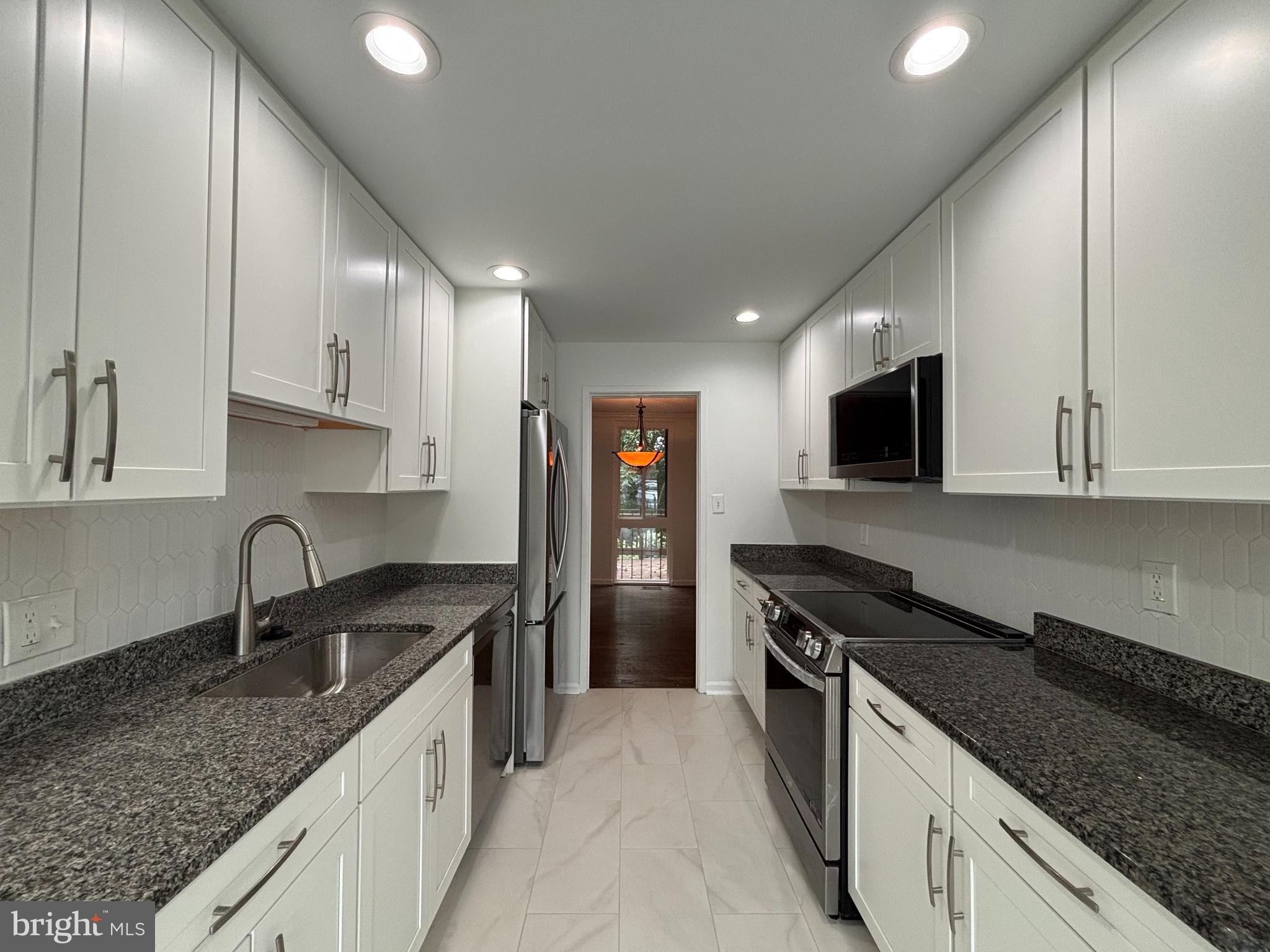 INVERNESS FOREST - Residential Lease