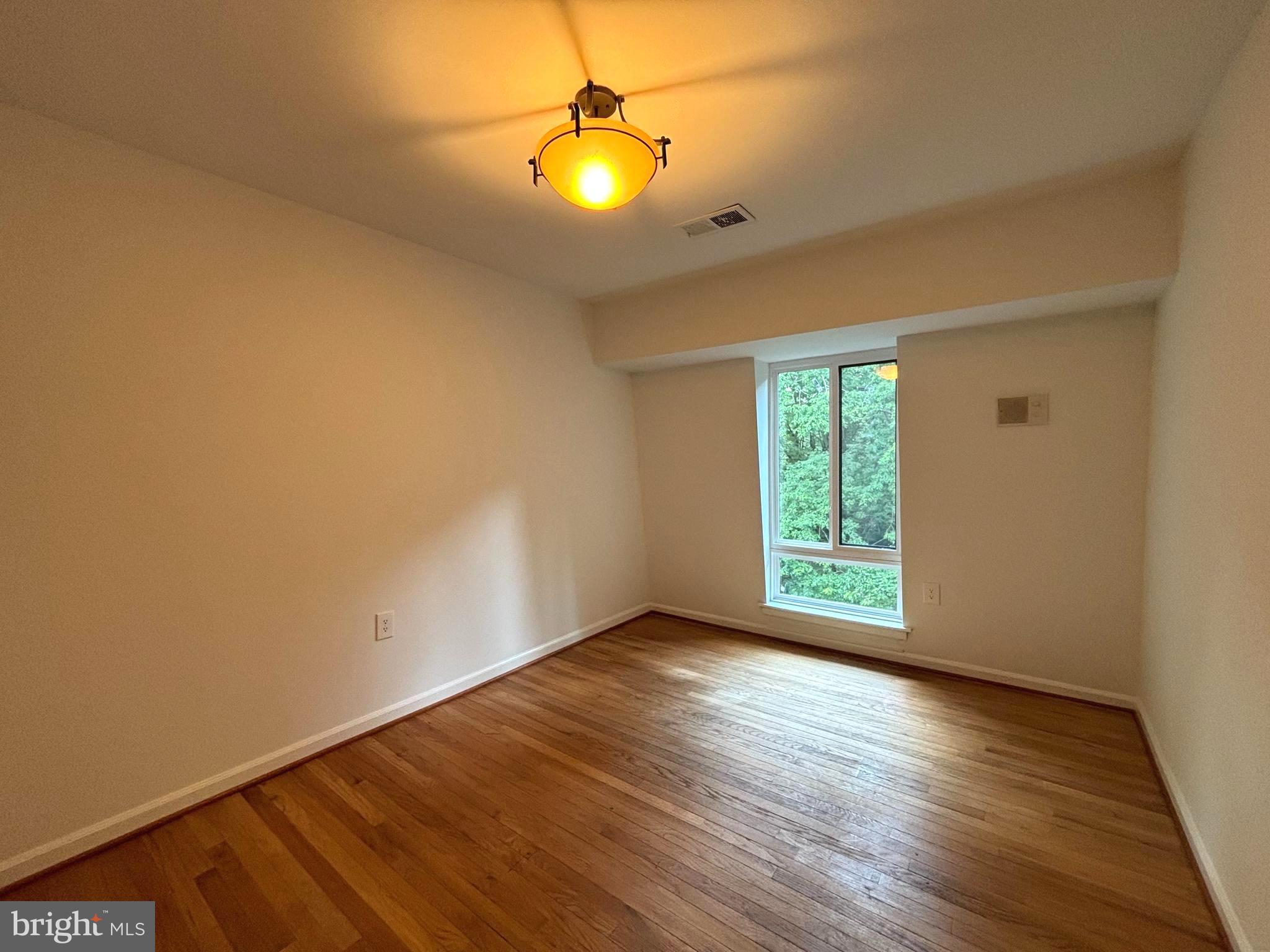 INVERNESS FOREST - Residential Lease