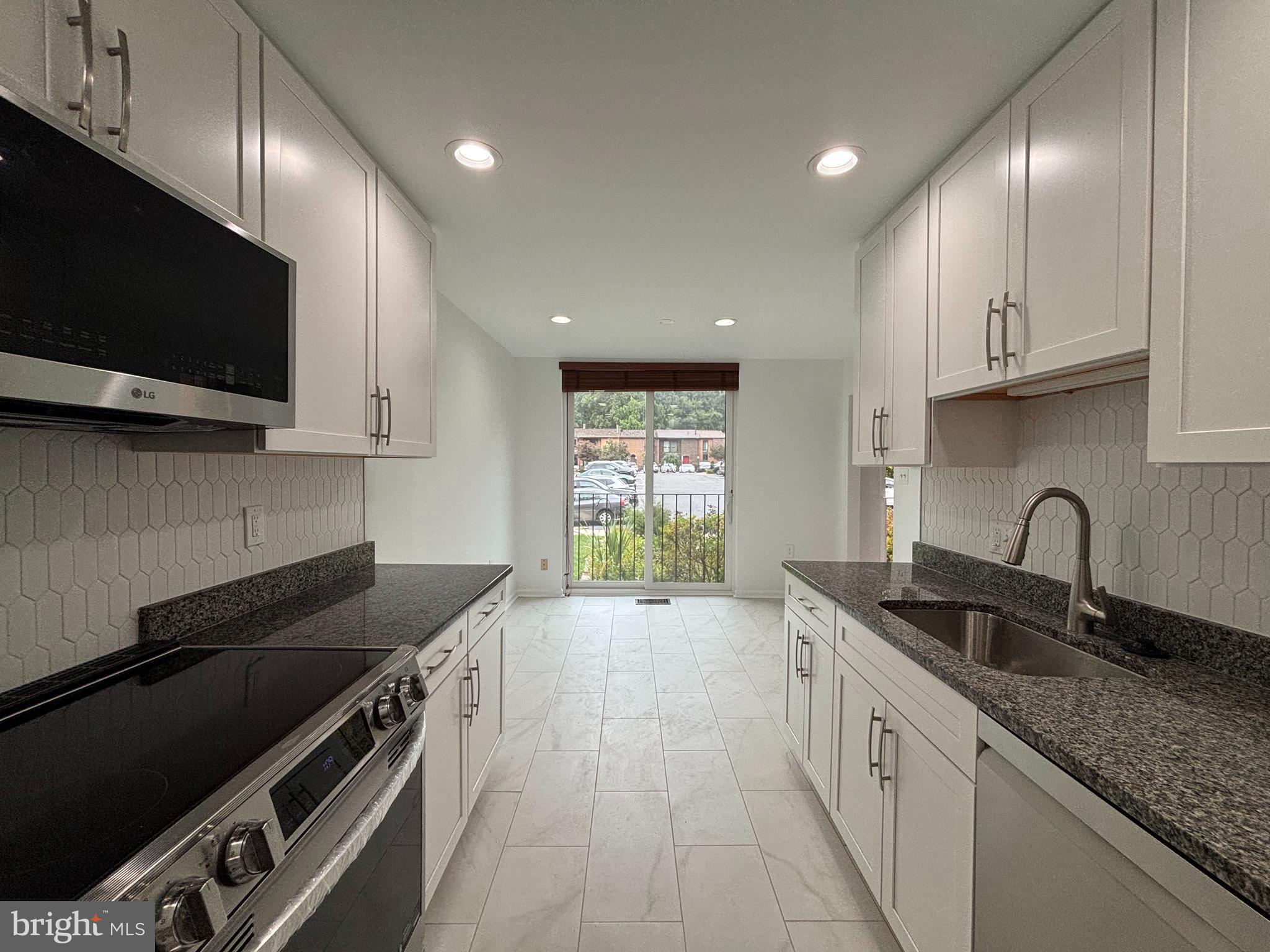 INVERNESS FOREST - Residential Lease