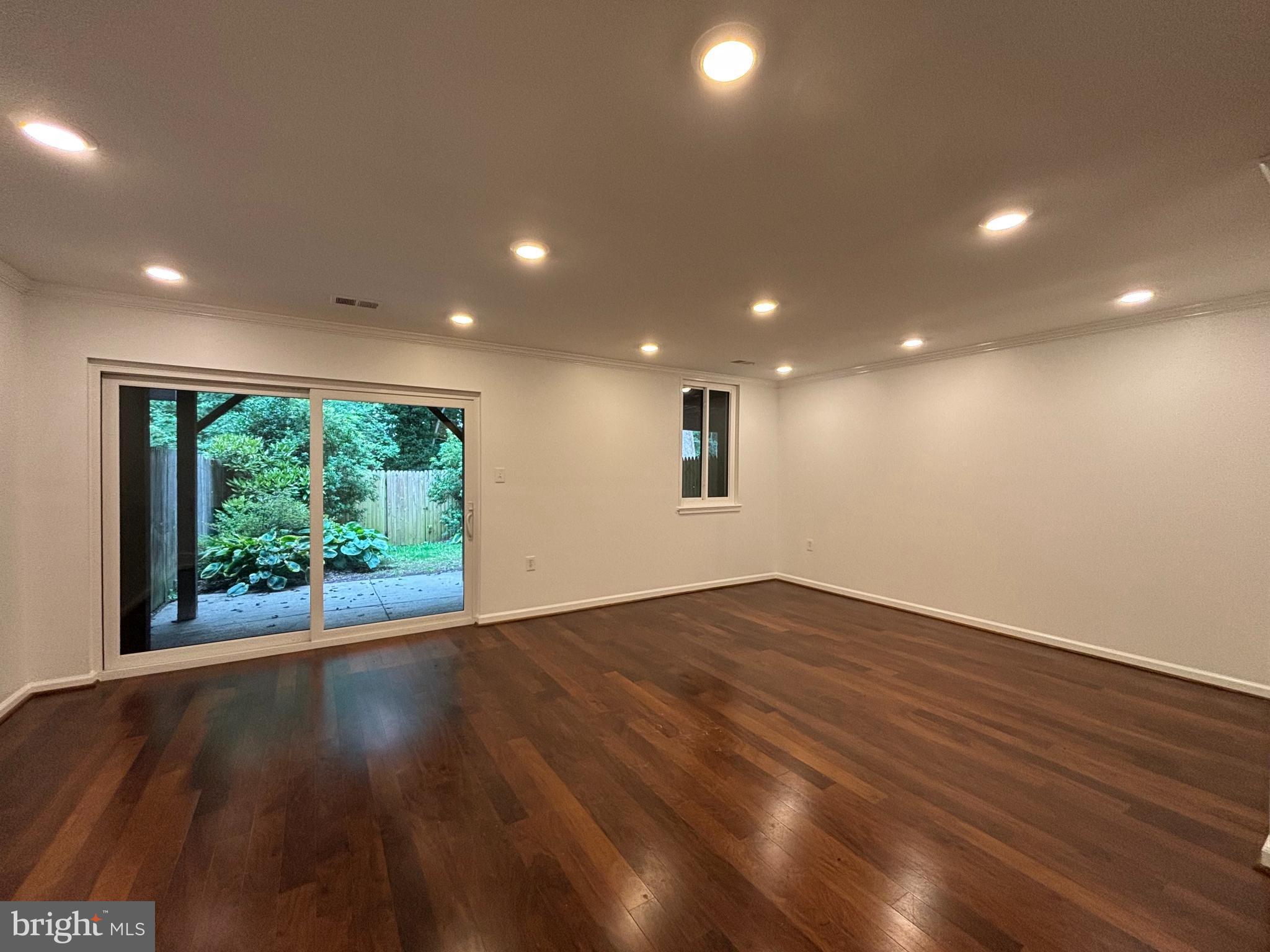 INVERNESS FOREST - Residential Lease