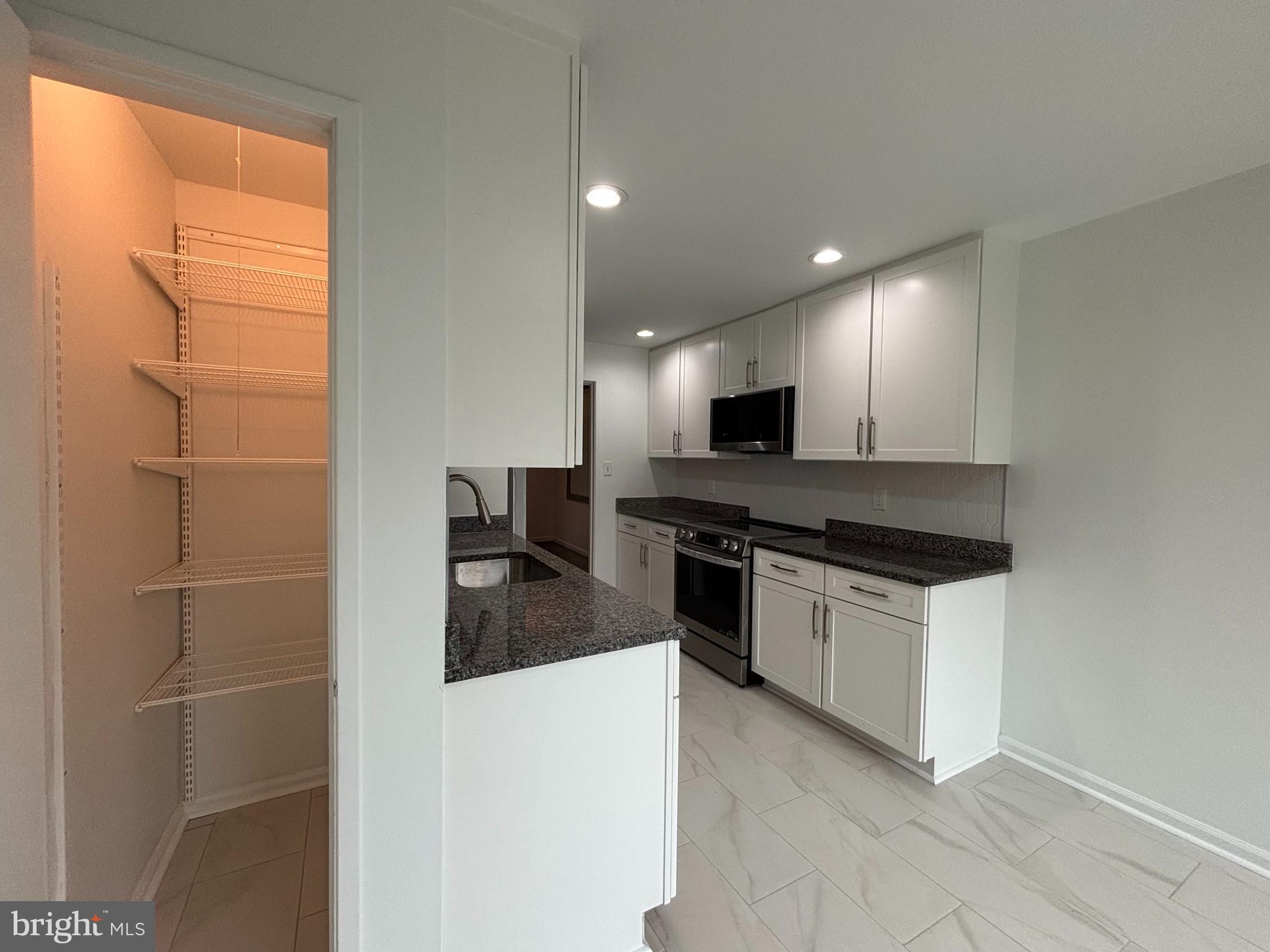 INVERNESS FOREST - Residential Lease