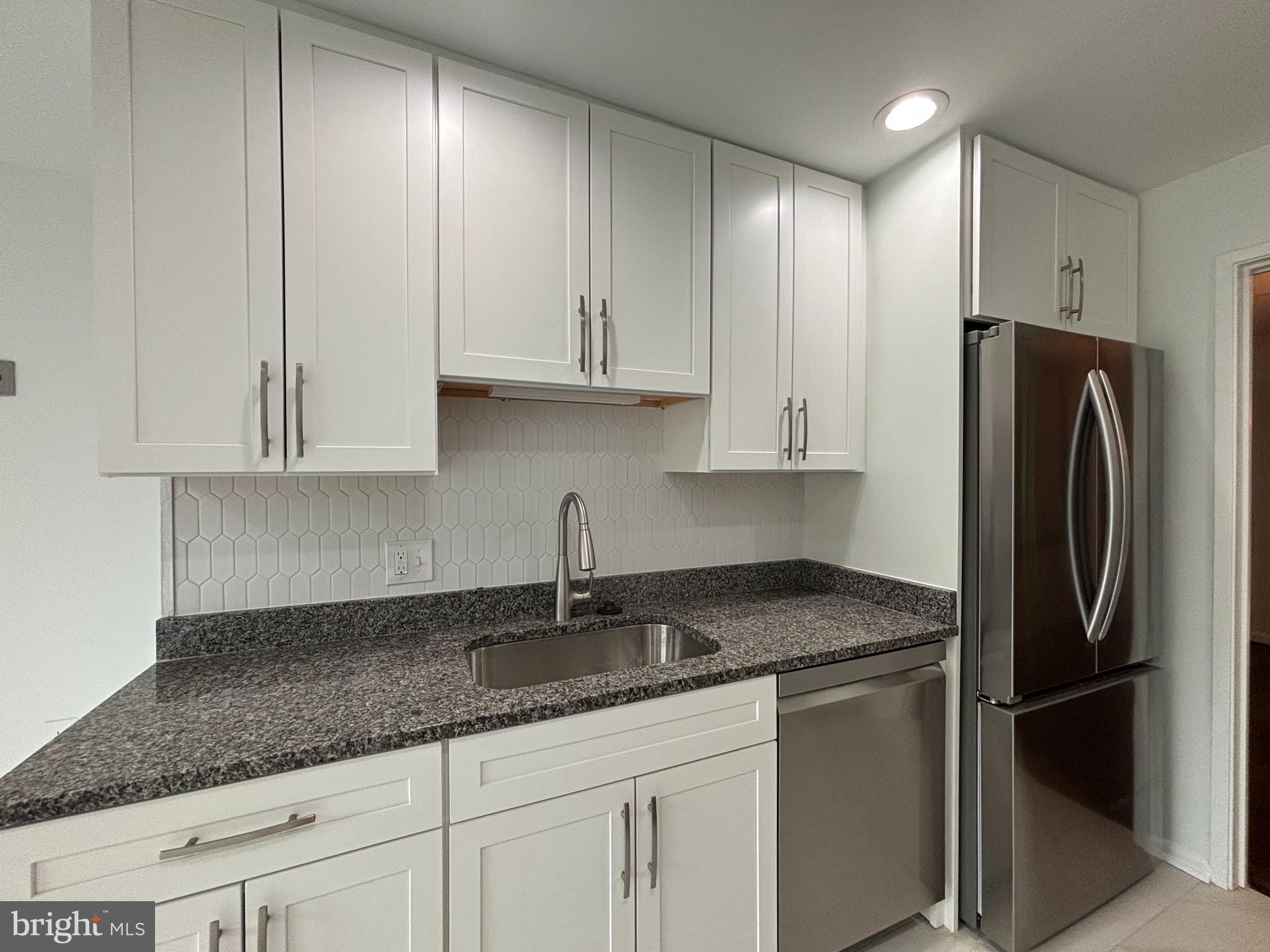 INVERNESS FOREST - Residential Lease