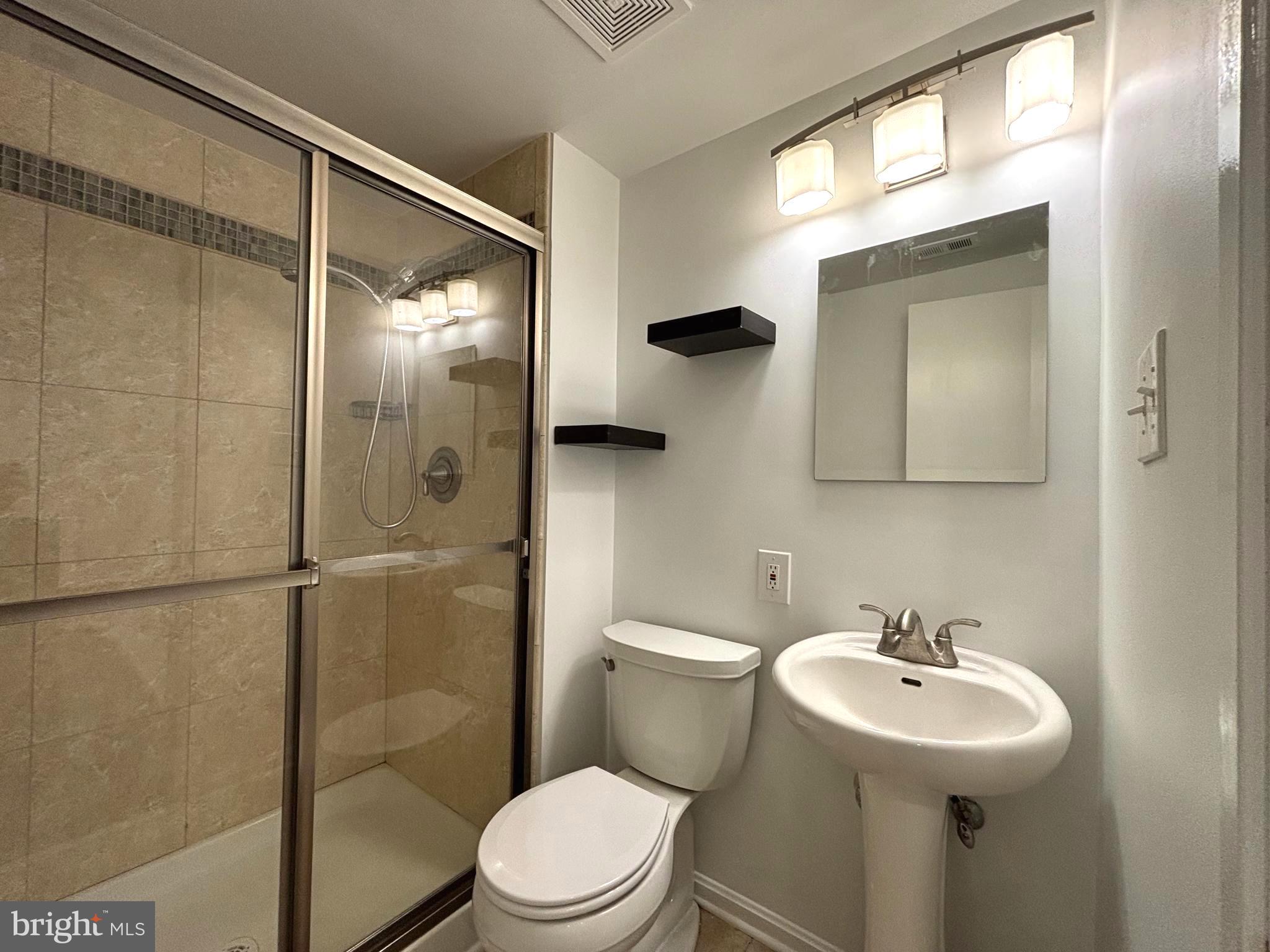 INVERNESS FOREST - Residential Lease