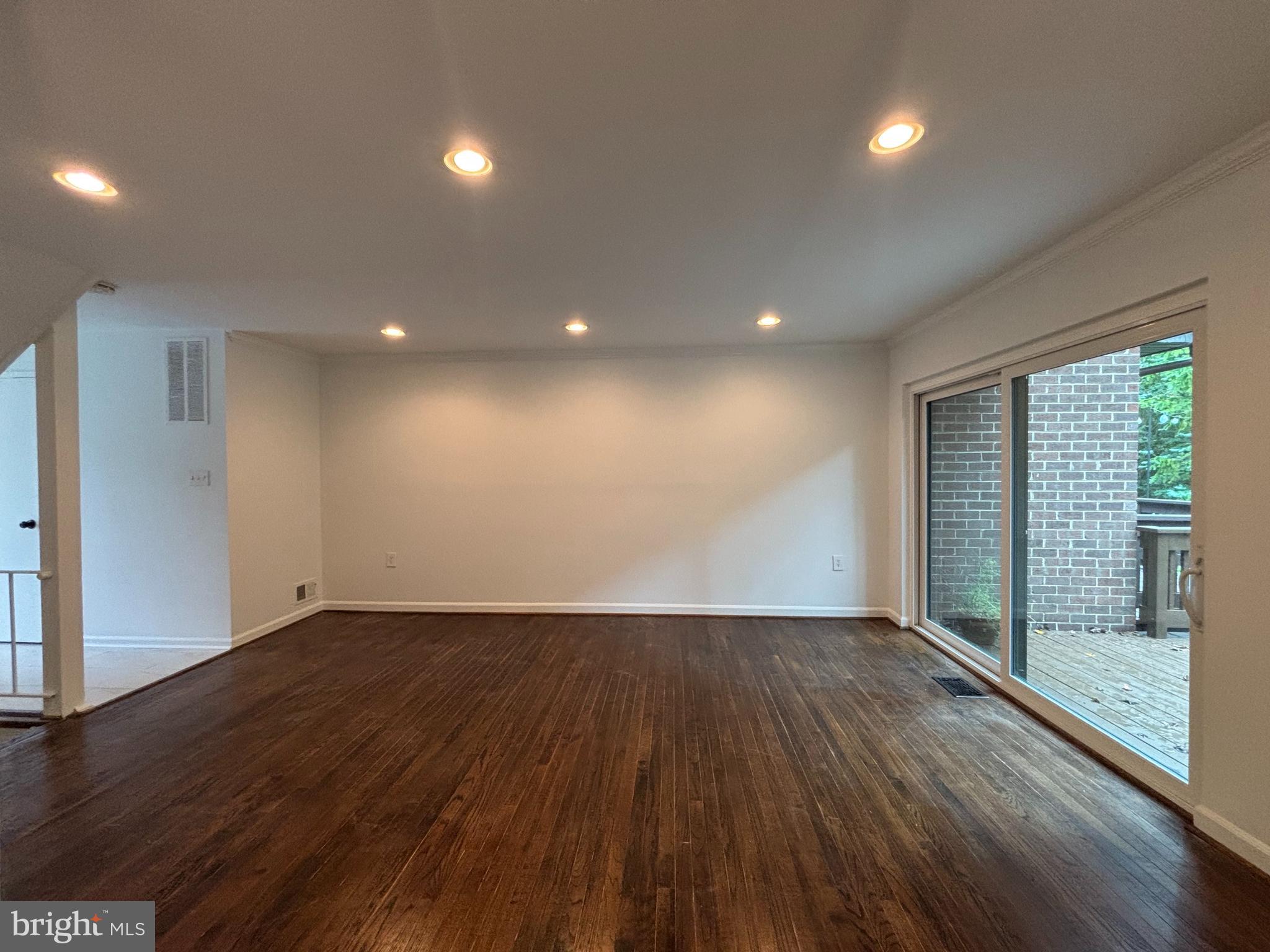 INVERNESS FOREST - Residential Lease