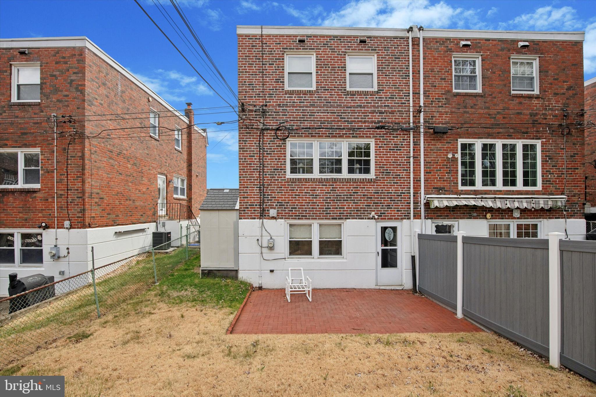 ROXBOROUGH - Residential