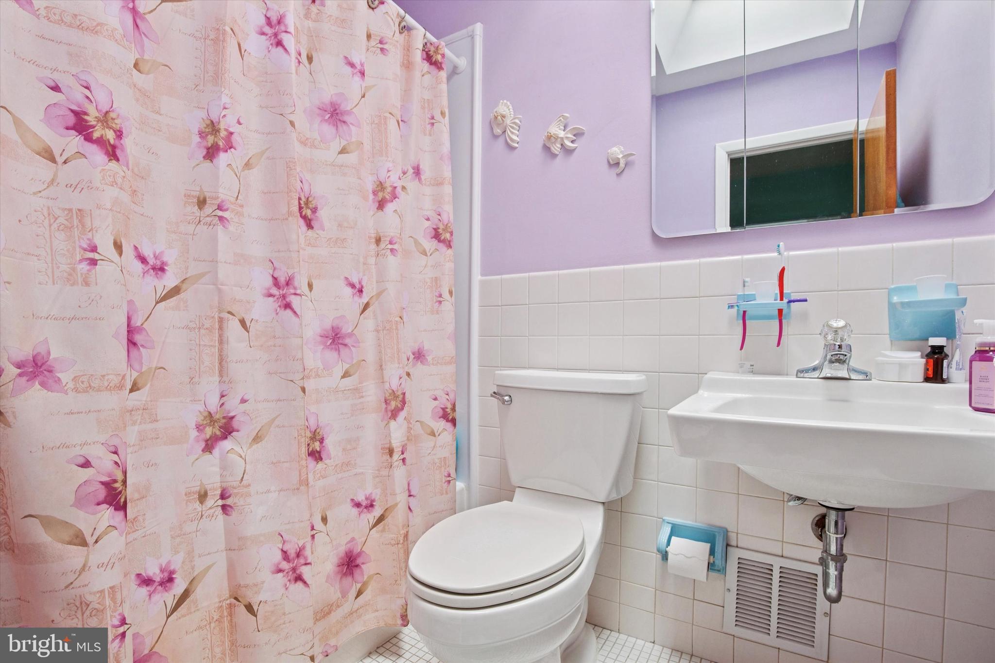 ROXBOROUGH - Residential