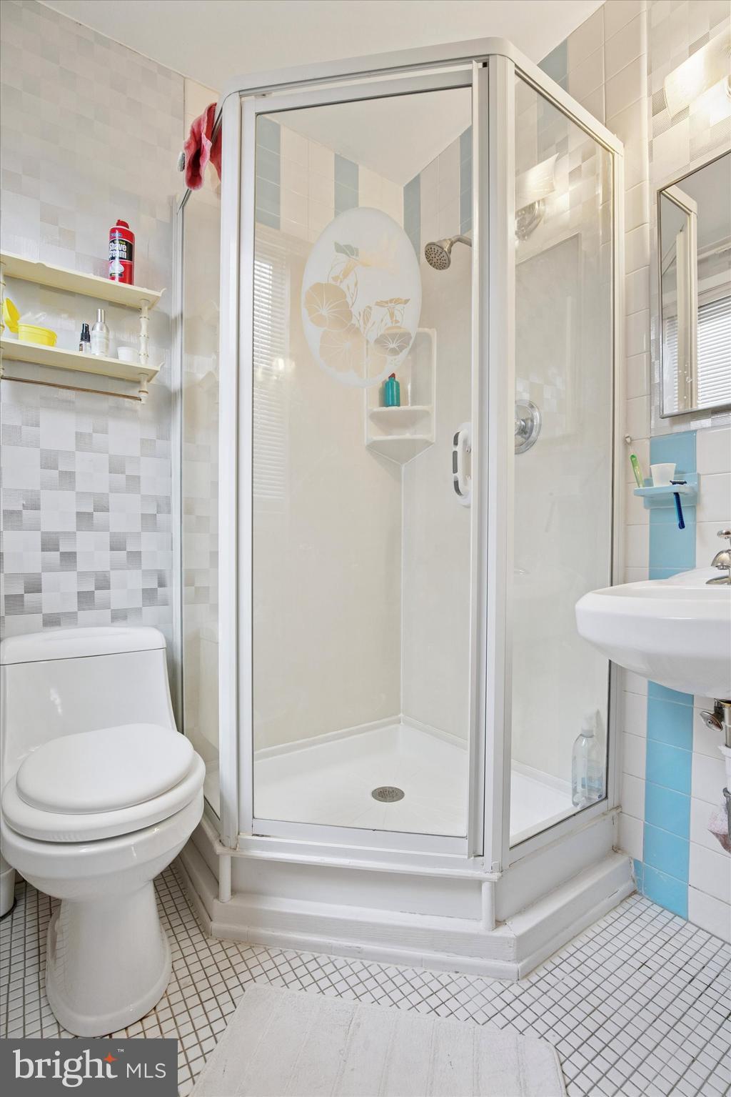 ROXBOROUGH - Residential