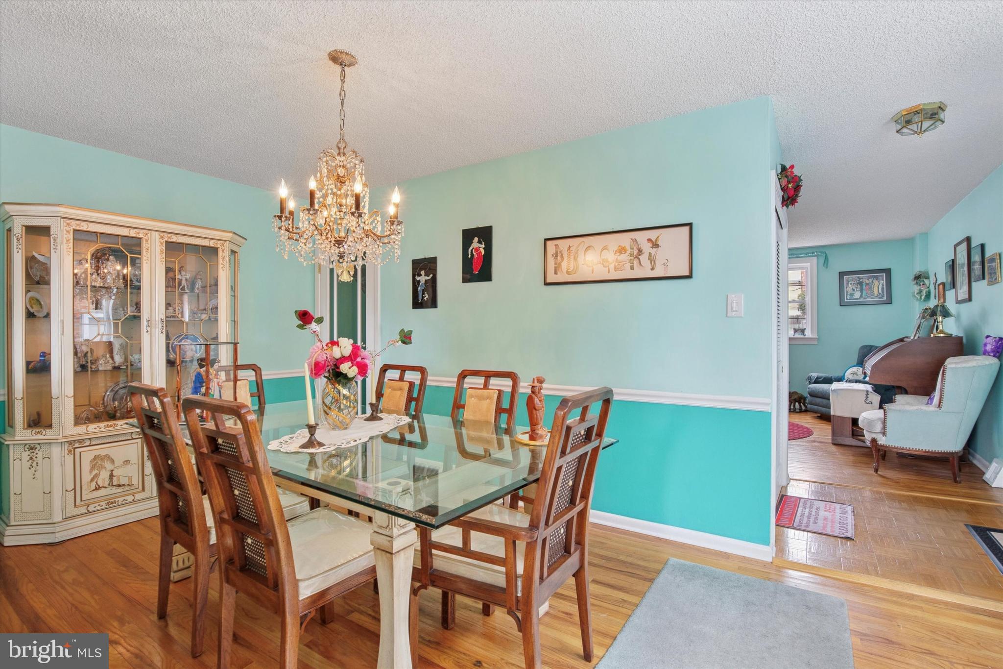 ROXBOROUGH - Residential