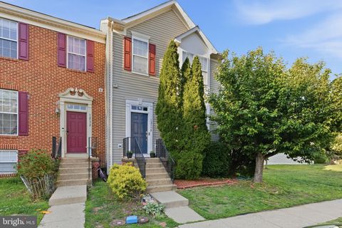 Photo of 12170 Drum Salute Place, BRISTOW, VA 20136 (MLS # VAPW2119522)