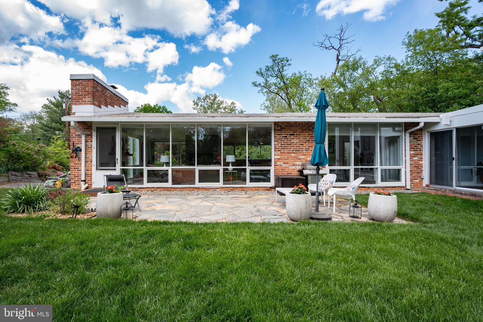 HOLLIN HILLS - Residential