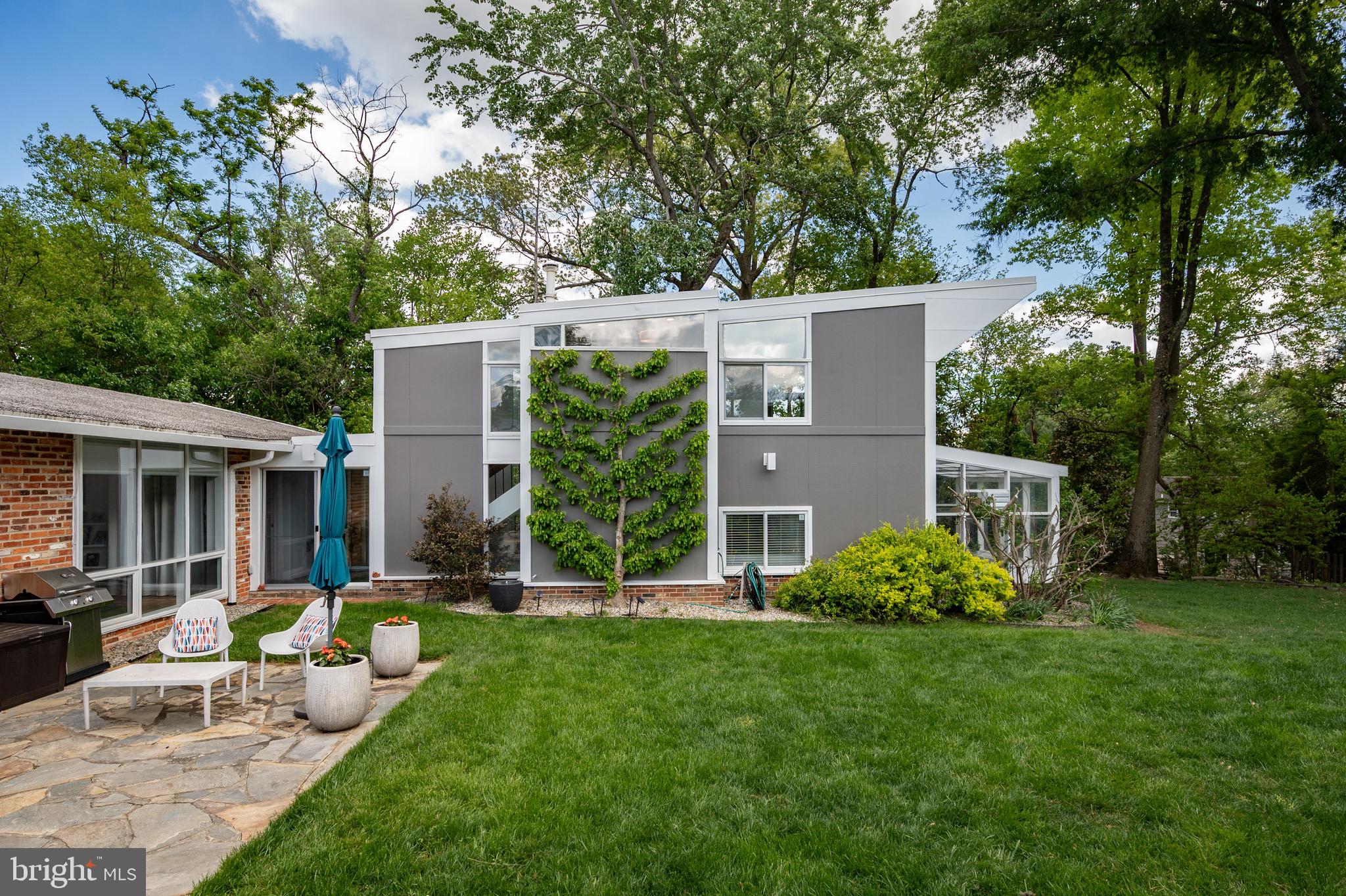 HOLLIN HILLS - Residential