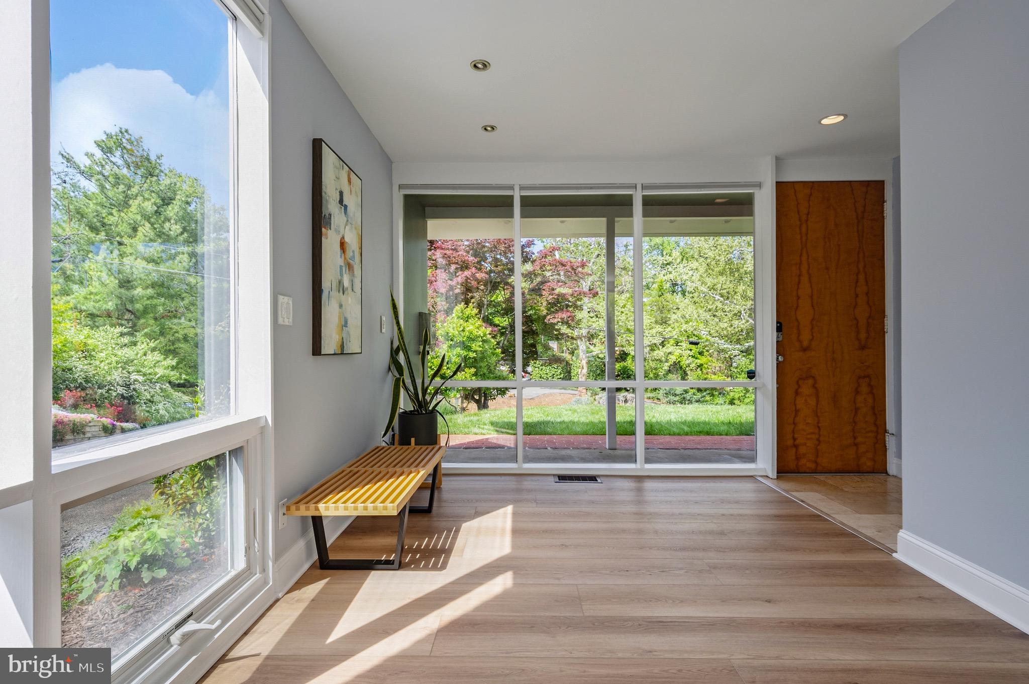 HOLLIN HILLS - Residential