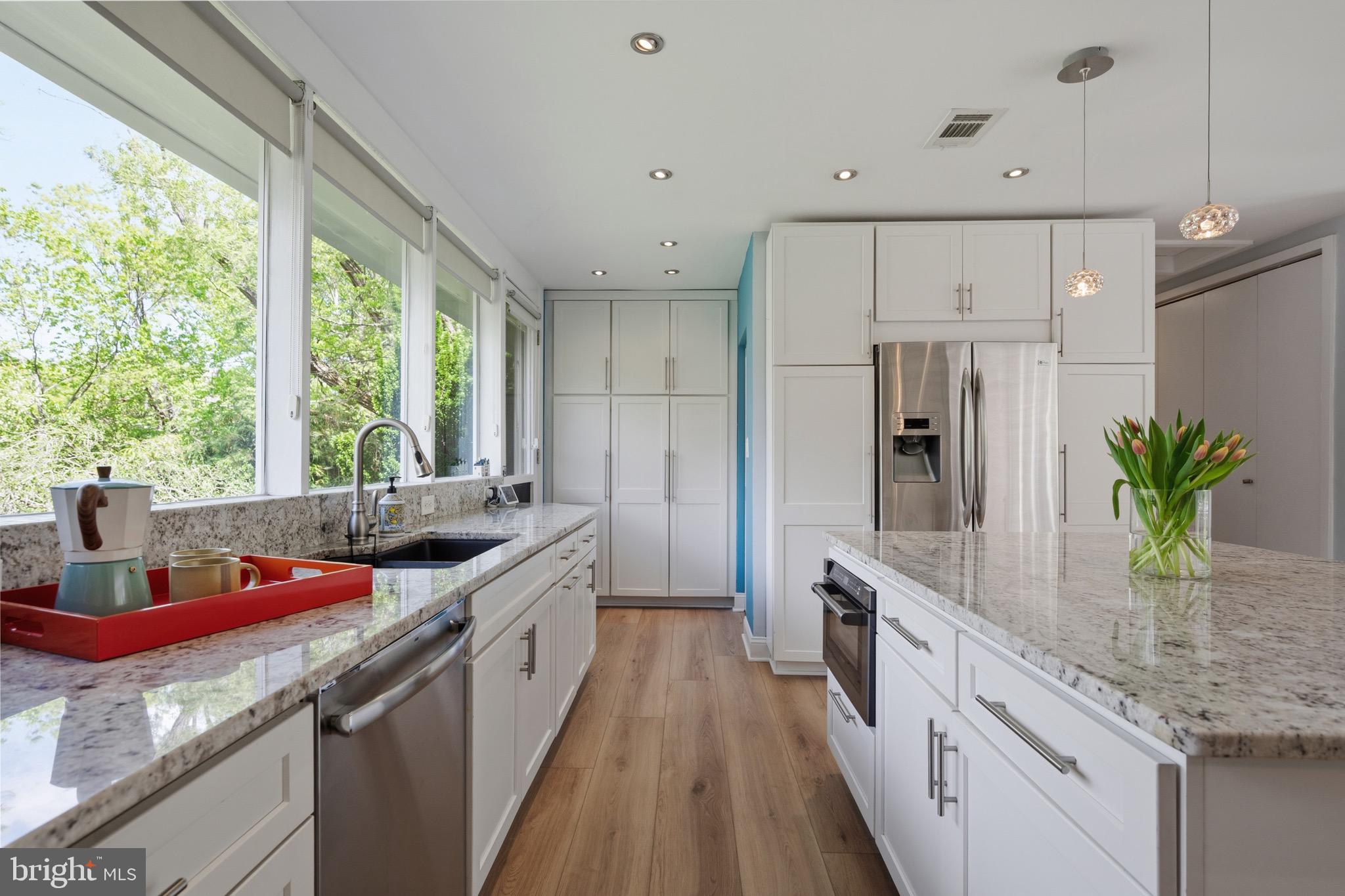 HOLLIN HILLS - Residential
