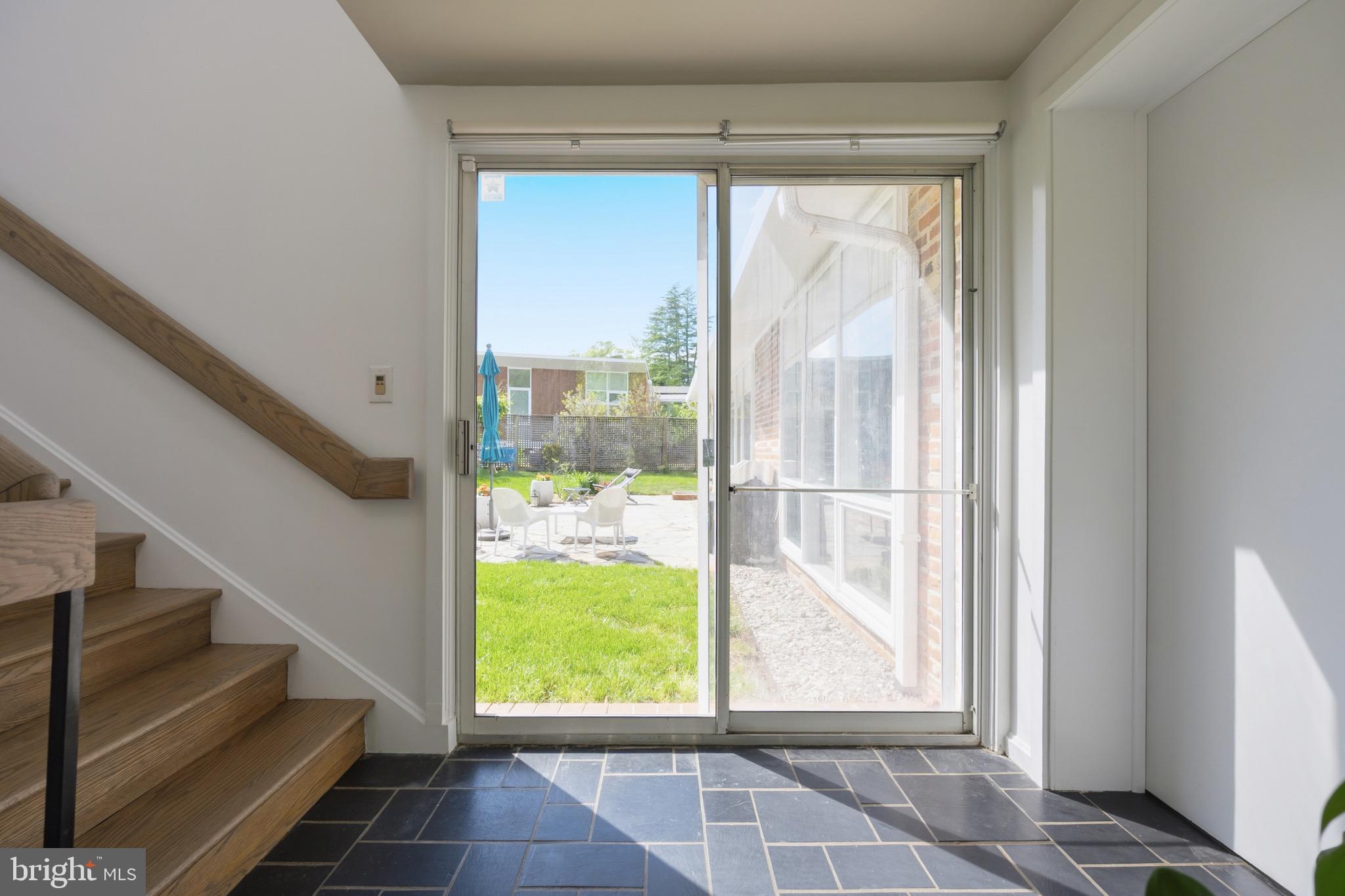 HOLLIN HILLS - Residential