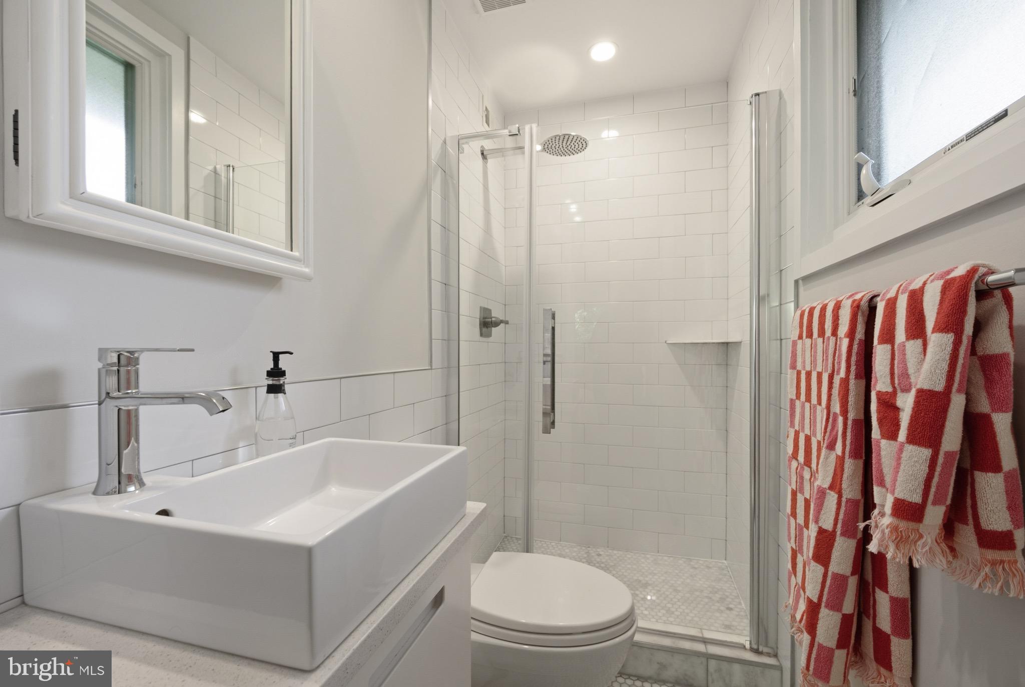 HOLLIN HILLS - Residential