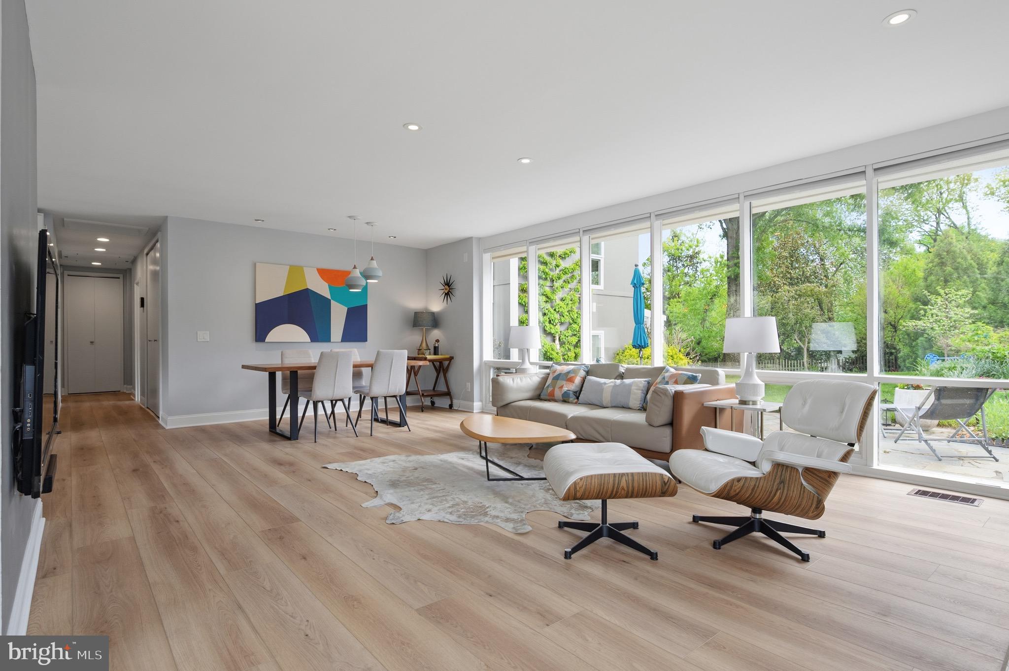 HOLLIN HILLS - Residential