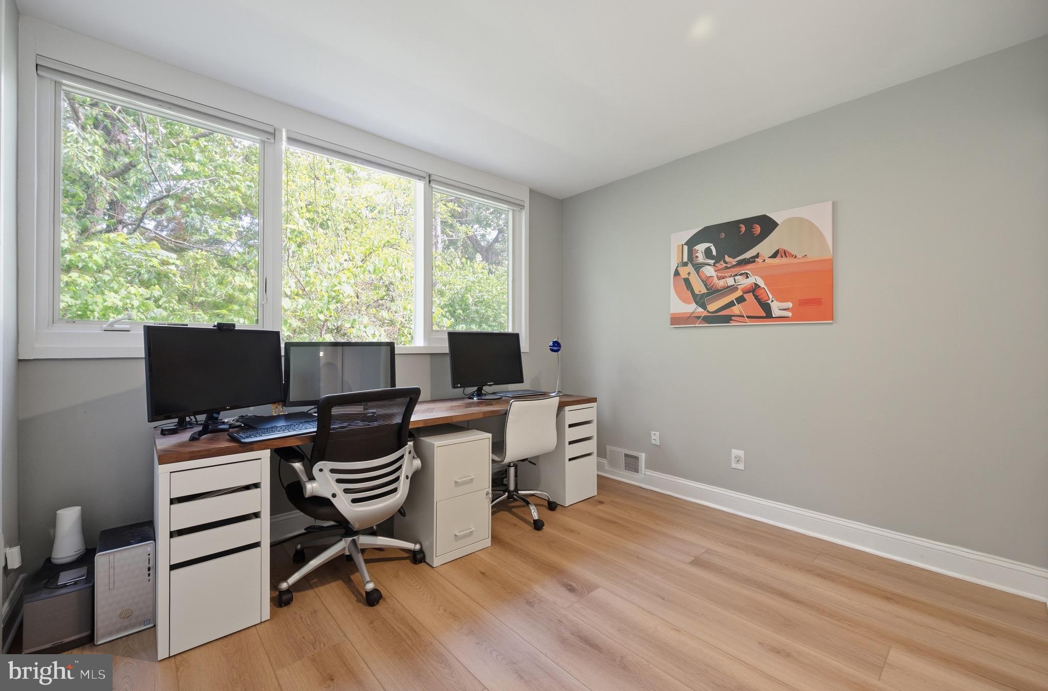 HOLLIN HILLS - Residential